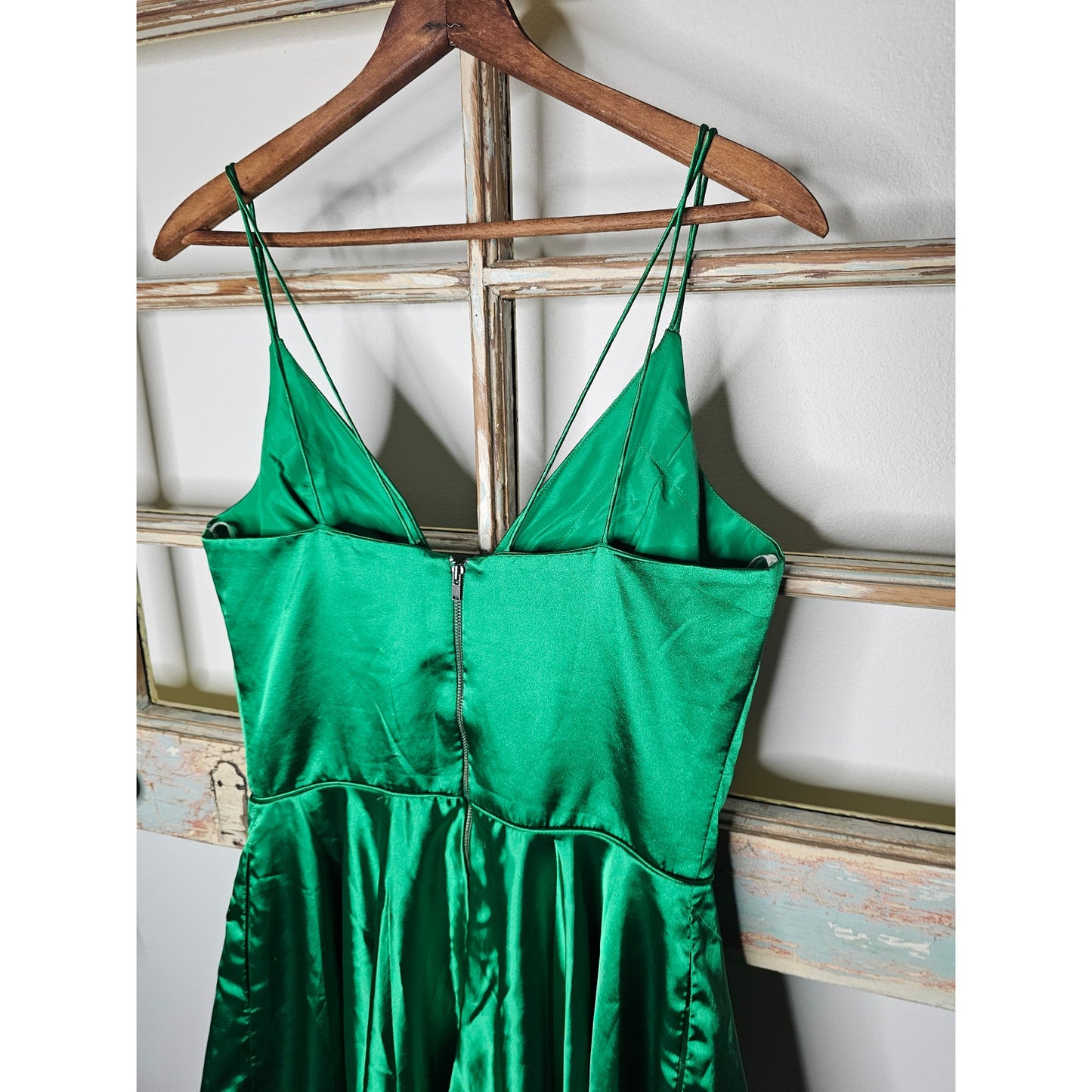 Sherri Hill Spaghetti Strap V-neck Satin Festive Mini Dress Ladies size 10