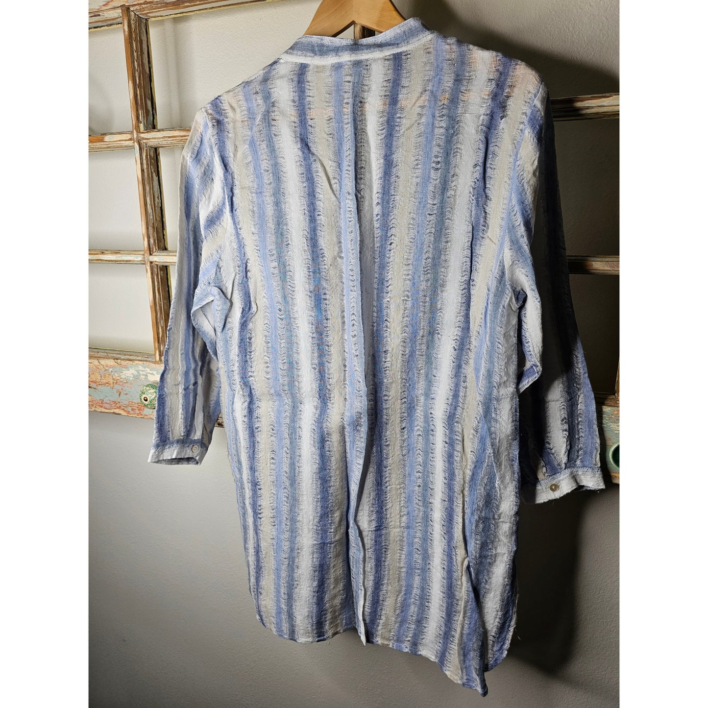 Linen Amelline V-neck Striped Button Up with Eyelash Detail Ladies Size Large