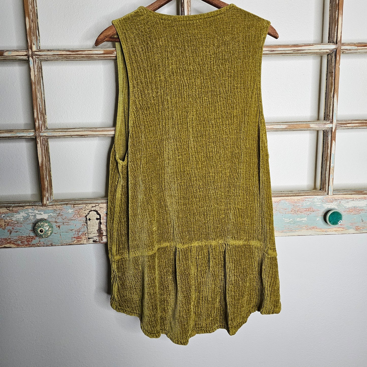 Kleen Pistachio Green Boho High/Low Vest Size Large Knotted Buttons Peplum