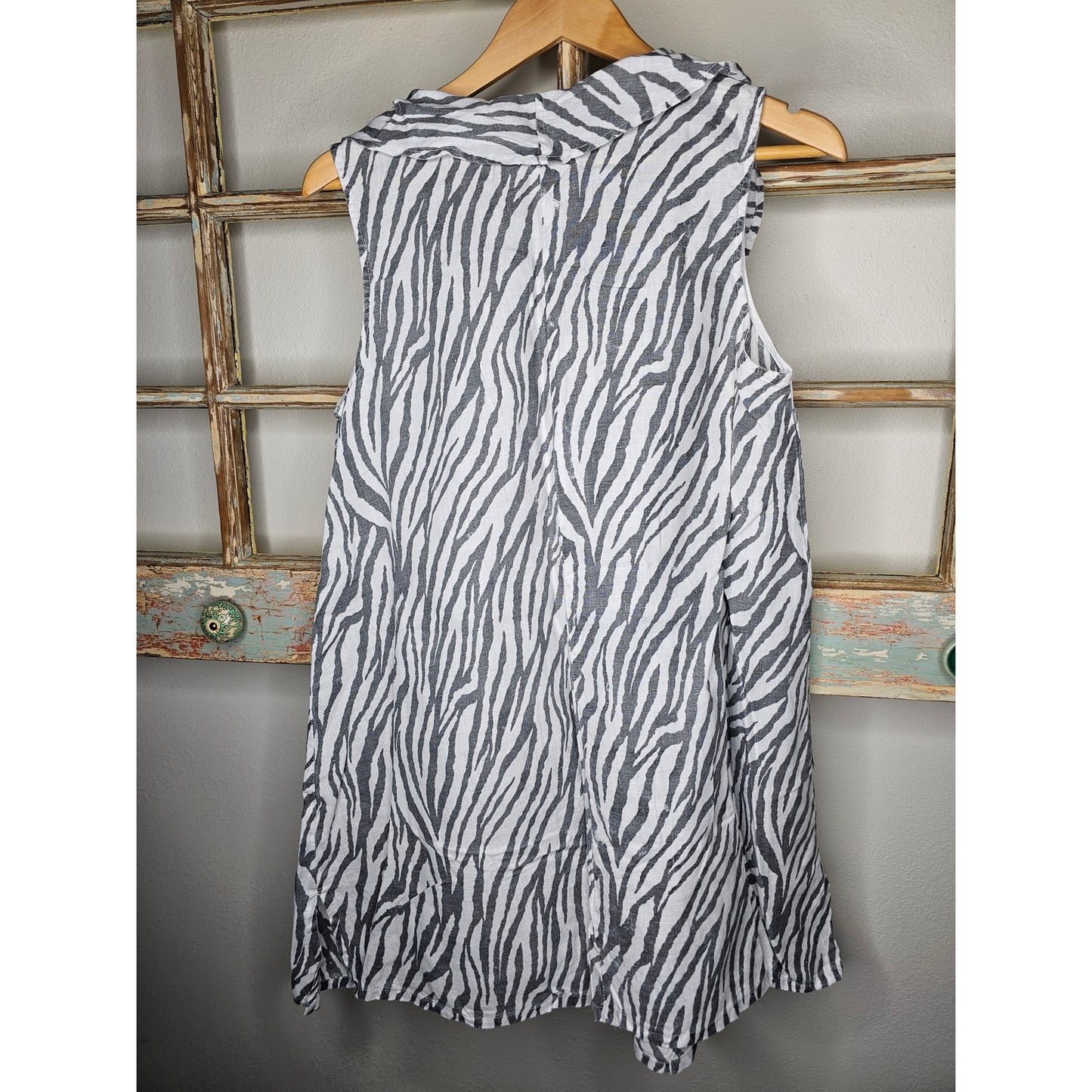 Match Point Linen Animal Print Zebra Tunic Sleeveless Cowl Neck Ladies size Small