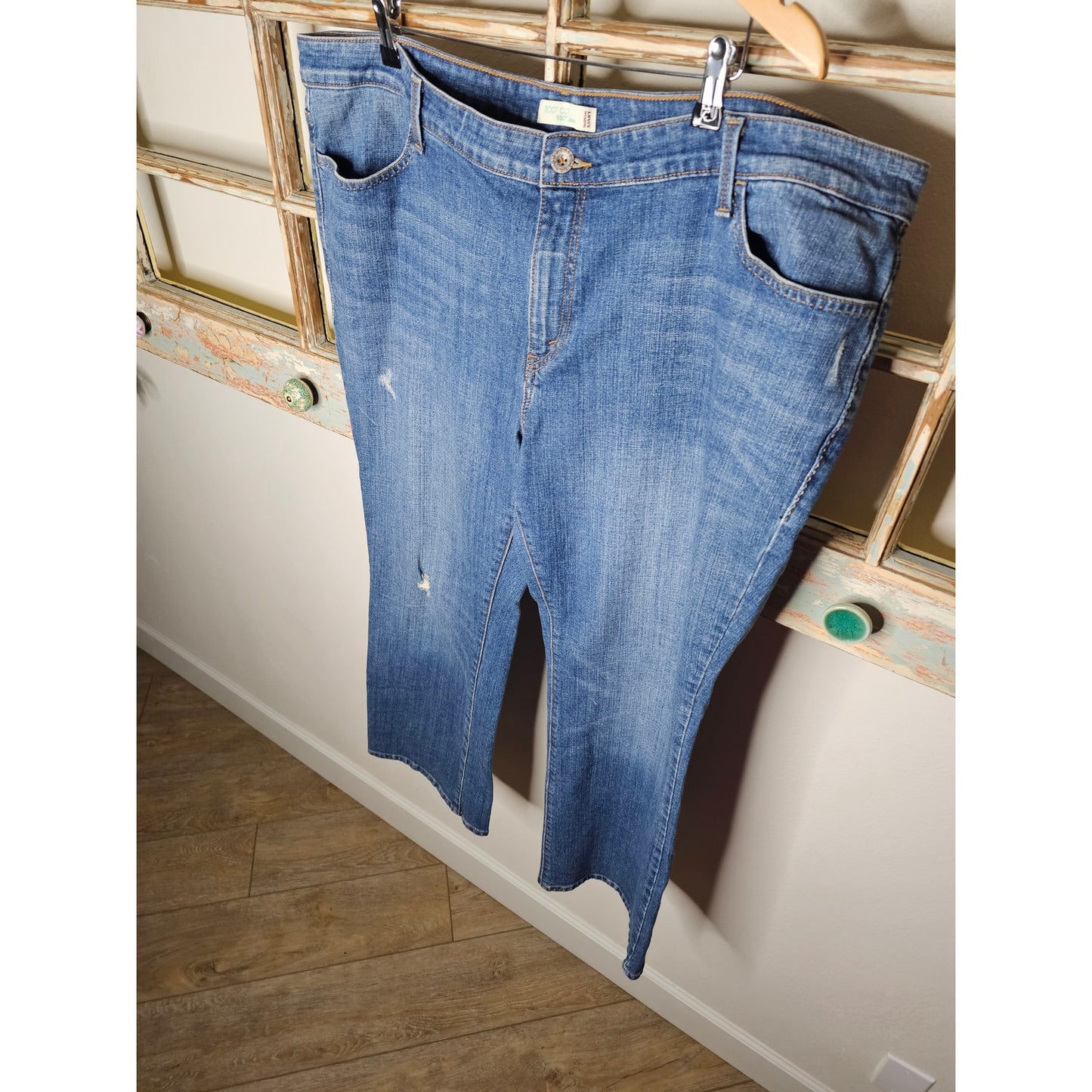 LEVIS Boot Cut 590 Jeans Medium Wash Ladies size 22M