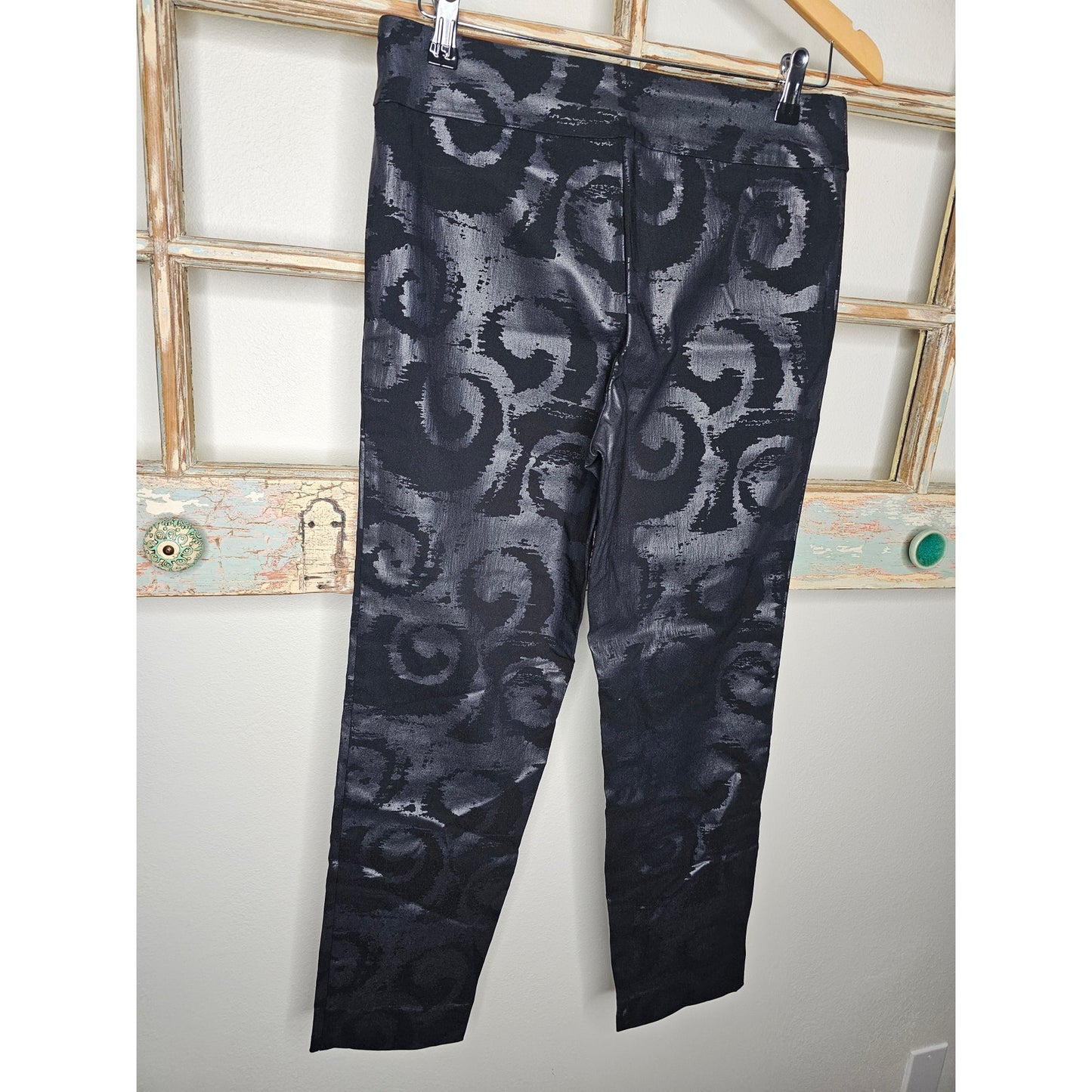 Krazy Larry Pull-on Ankle Pants Black Swirls Ladies size 10