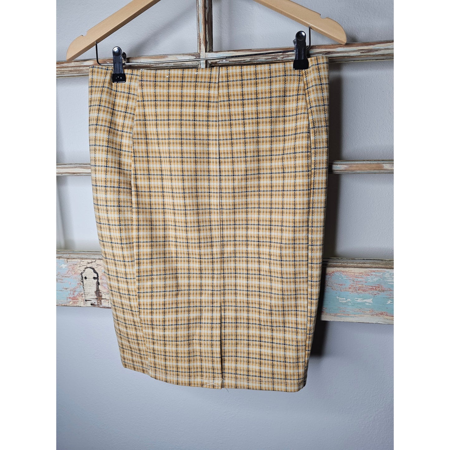 Liverpool LA Plaid Pencil Skirt with Slendering Waistband Ladies size 4P