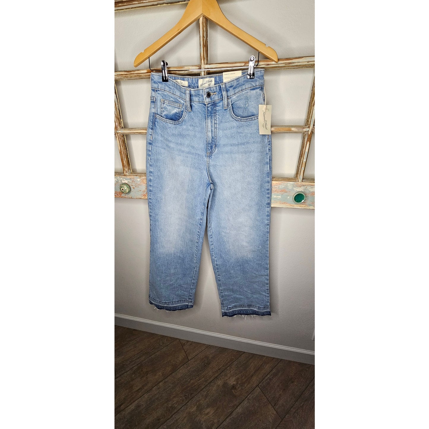 NWT High Rise Wide Leg Light Wash Jeans Ladies size 6R
