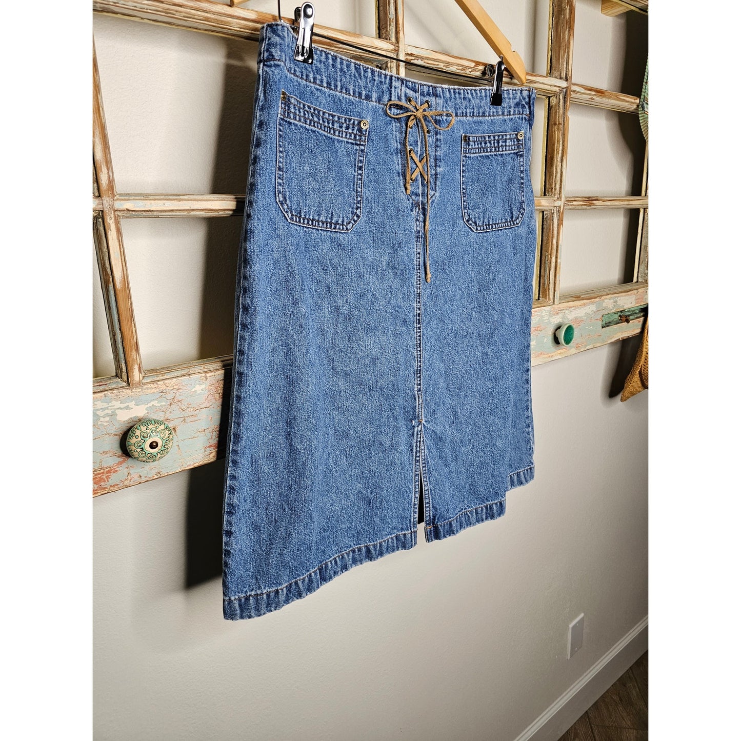 Vintage Covington Denim Lace Up Front Ladies size 16 front/back pockets