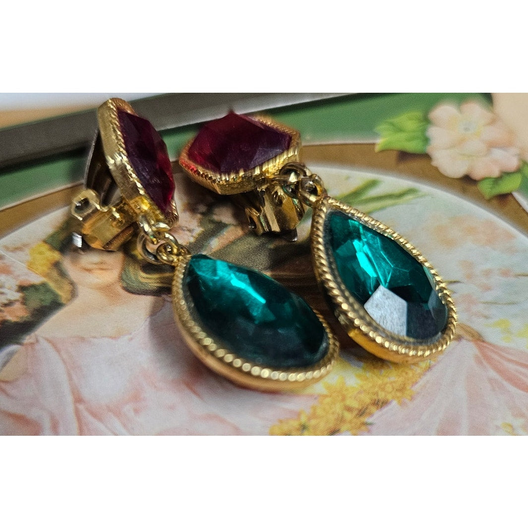 Vintage Gold Tone Green & Red Teardrop Dangle Clip Earrings