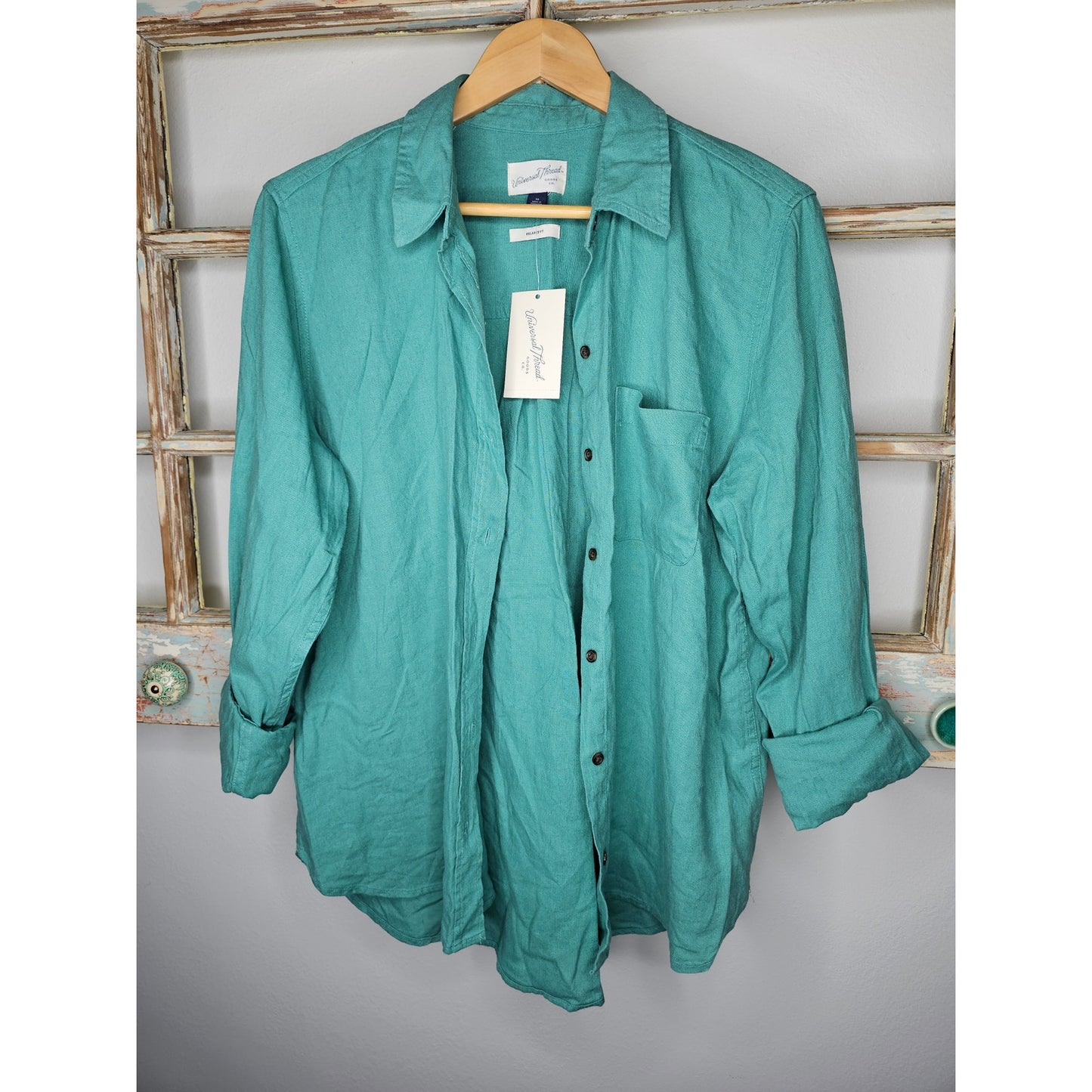 NWT Linen Relaxed Fit Teal Button Up Ladies collared shirt Size Medium