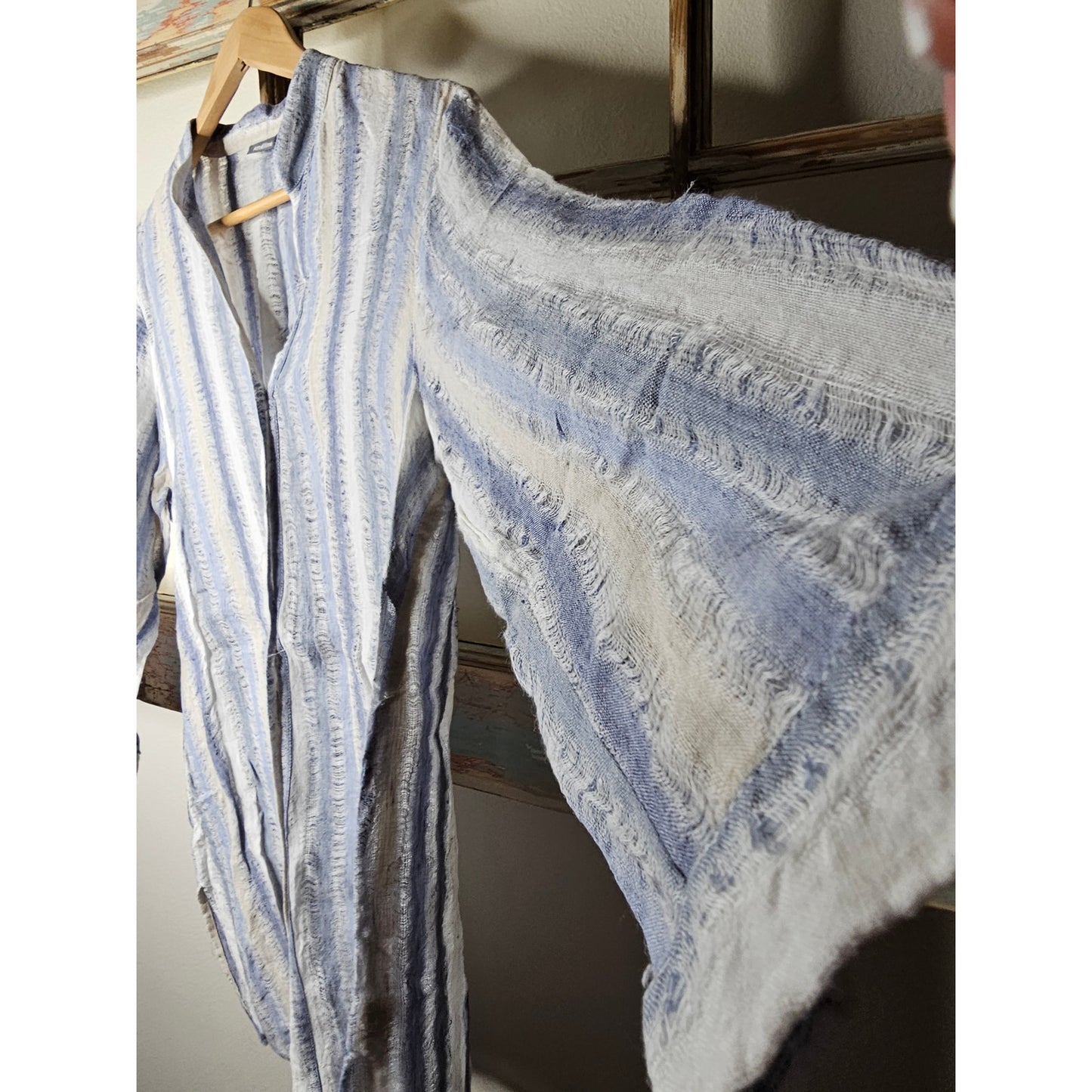 Linen Amelline V-neck Striped Button Up with Eyelash Detail Ladies Size Large