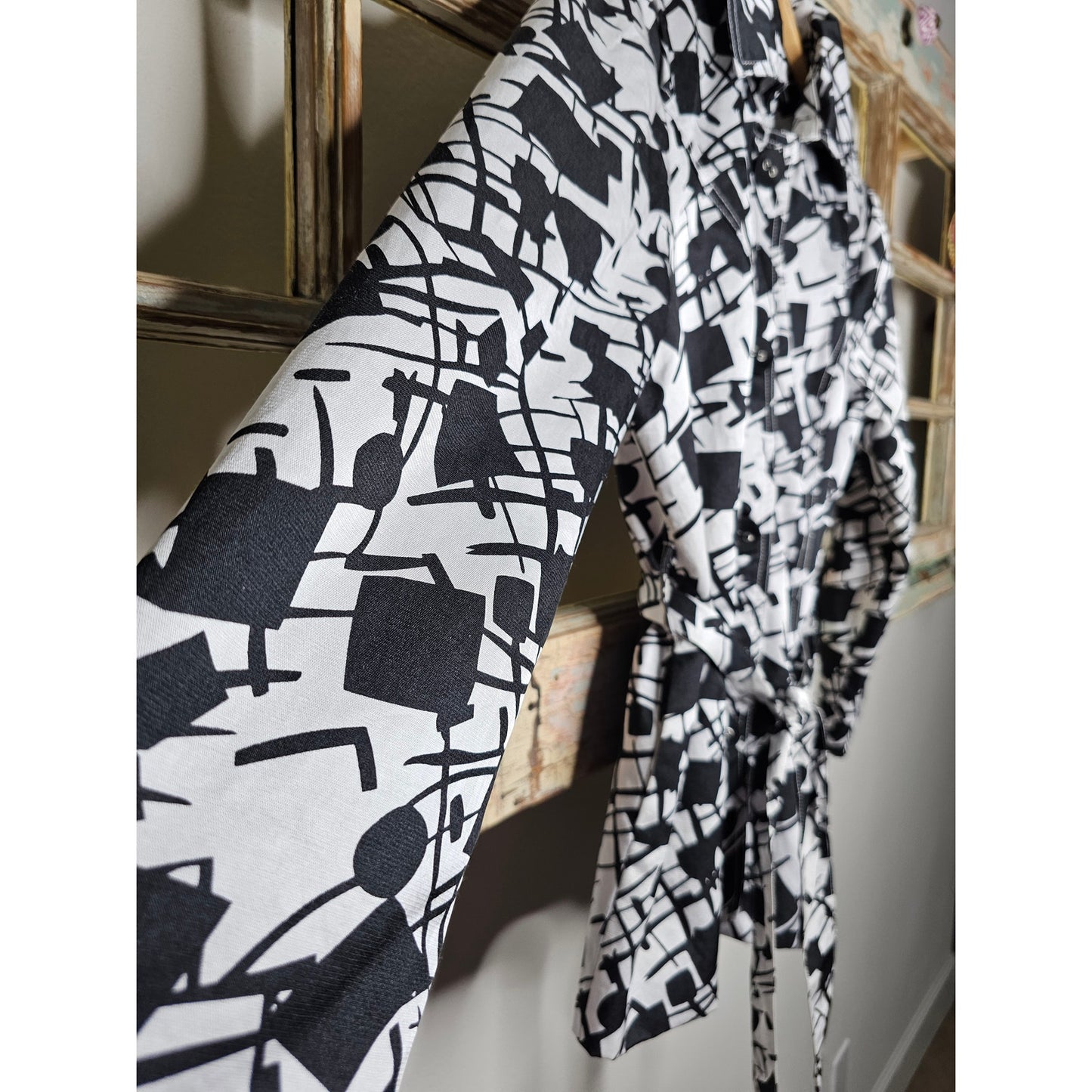 Vintage Lined Black & White Belted Jacket with pockets Ladies size Large