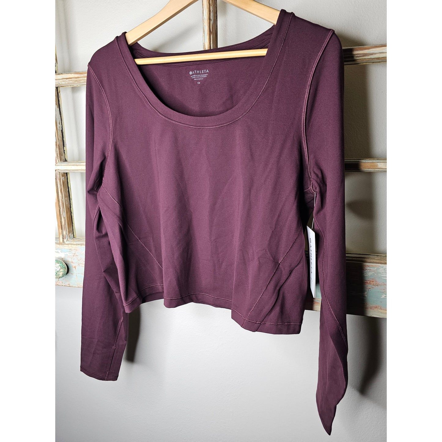NWT Athleta Shanti Top Size 1X Antique Burgandy Long Sleeve & Cropped