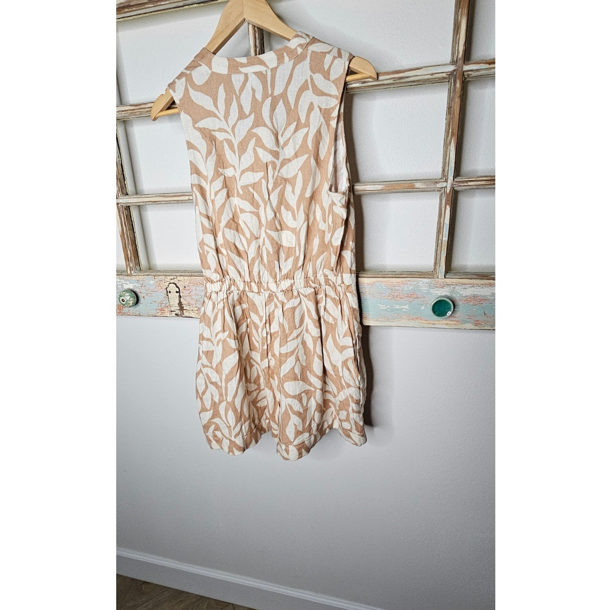 NWT Linen Blend Taupe Leaf Design Ladies short romper Size Small