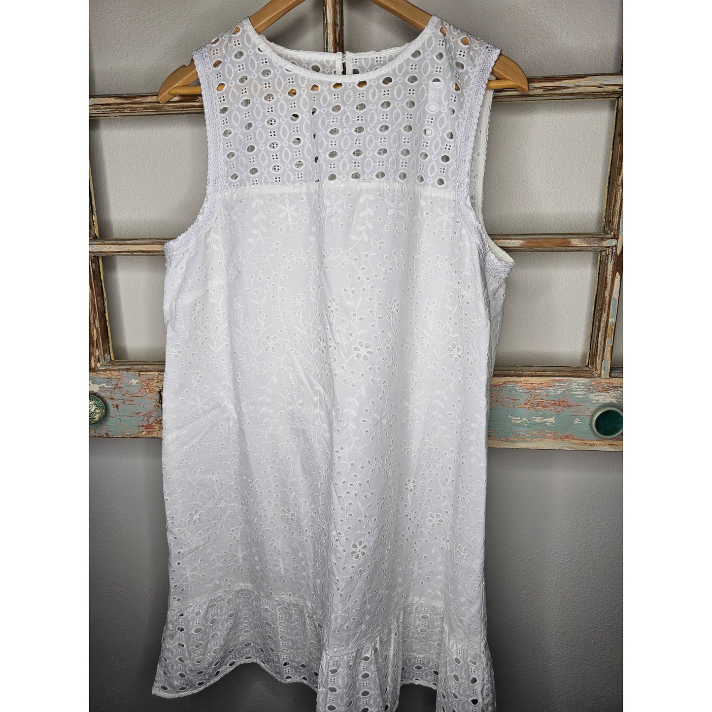 NWT LOFT White Eyelet Sleeveless Sheath Dress with Ruffled Hem Size 14