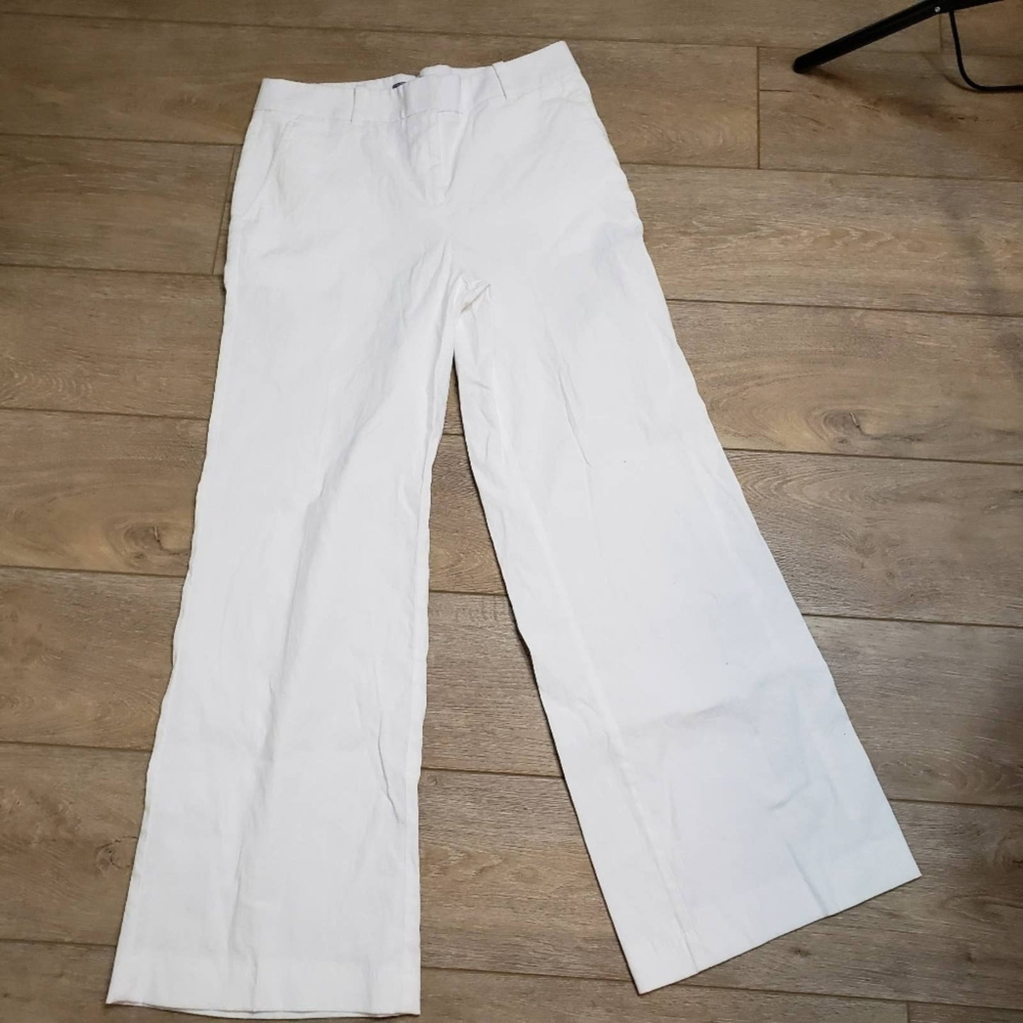 Lands End sz. 8 linen/ cotton white pants
