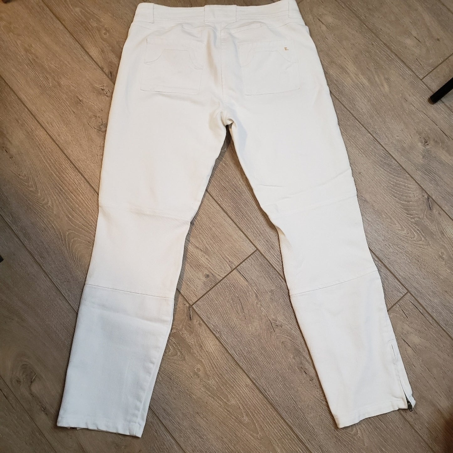 Emerson Fry size 4 Tapered white denim jeans with ankle zipper