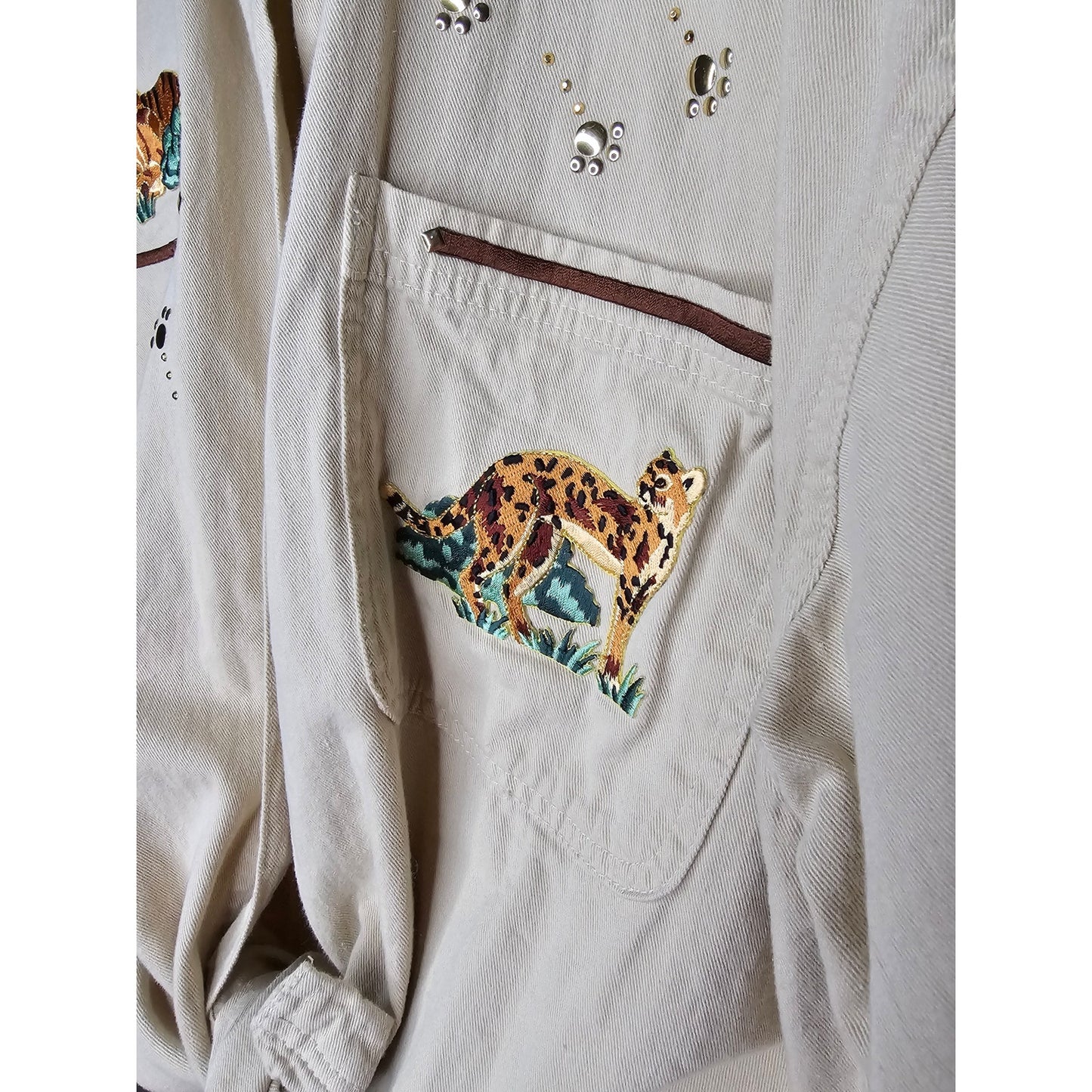 Tiger khaki Collared Button Up Top Ladies size Medium by Shipshe