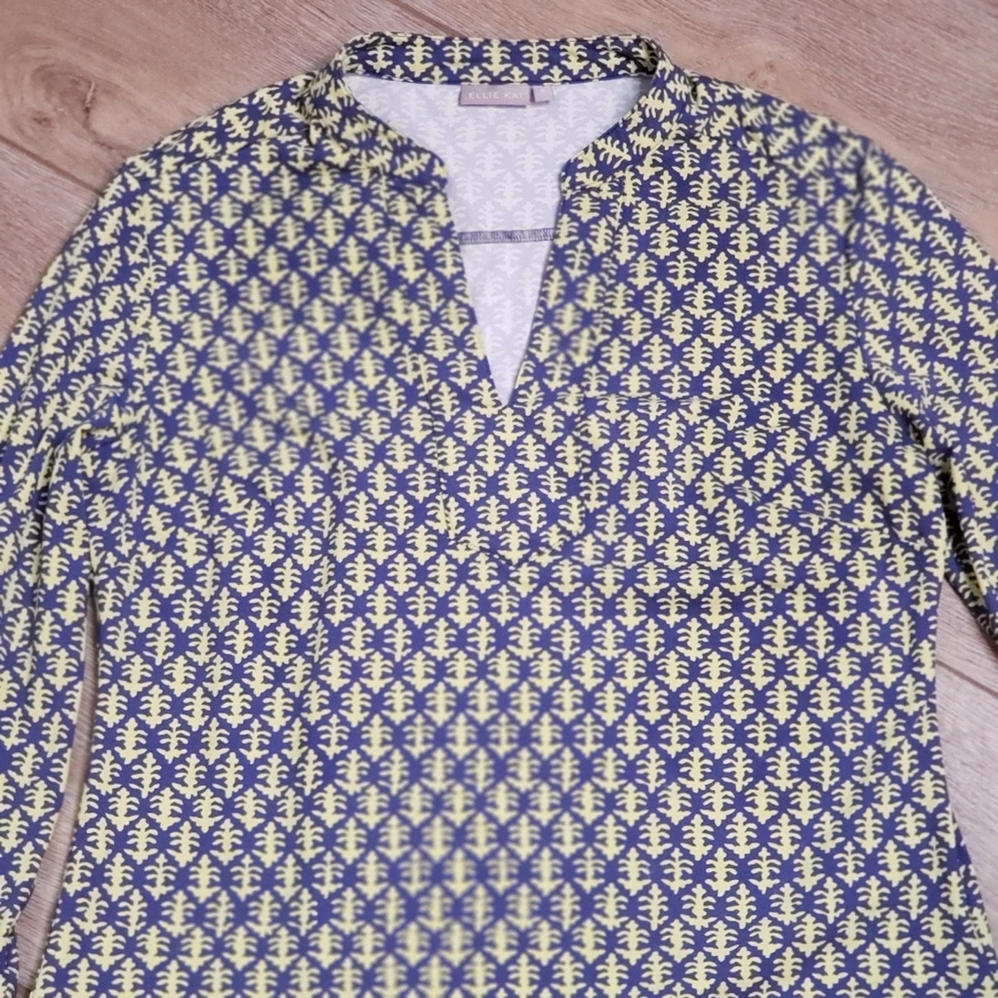 Ellie Kai V-neck pullover Tunic Top ladies size 6