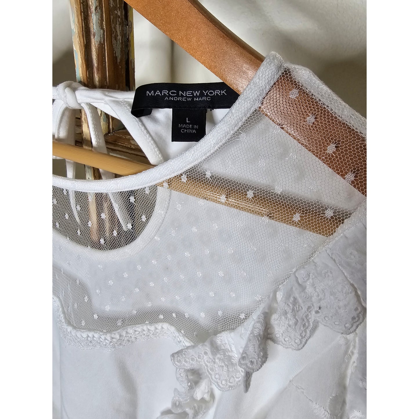 Marc New York White Embroidered long sleeve Blouse size Large