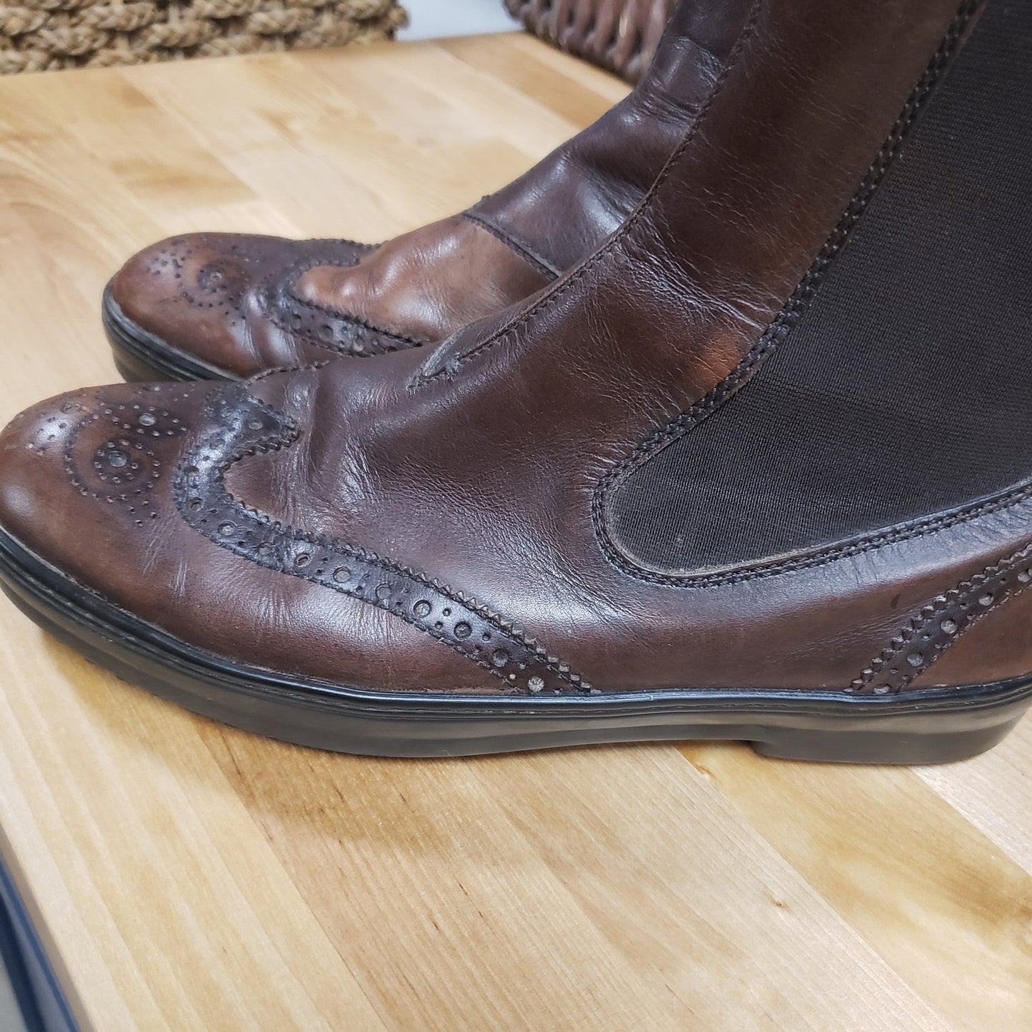 Tod's Wingtip Chelsea Boot for Womens shoe size EU 38 US 8