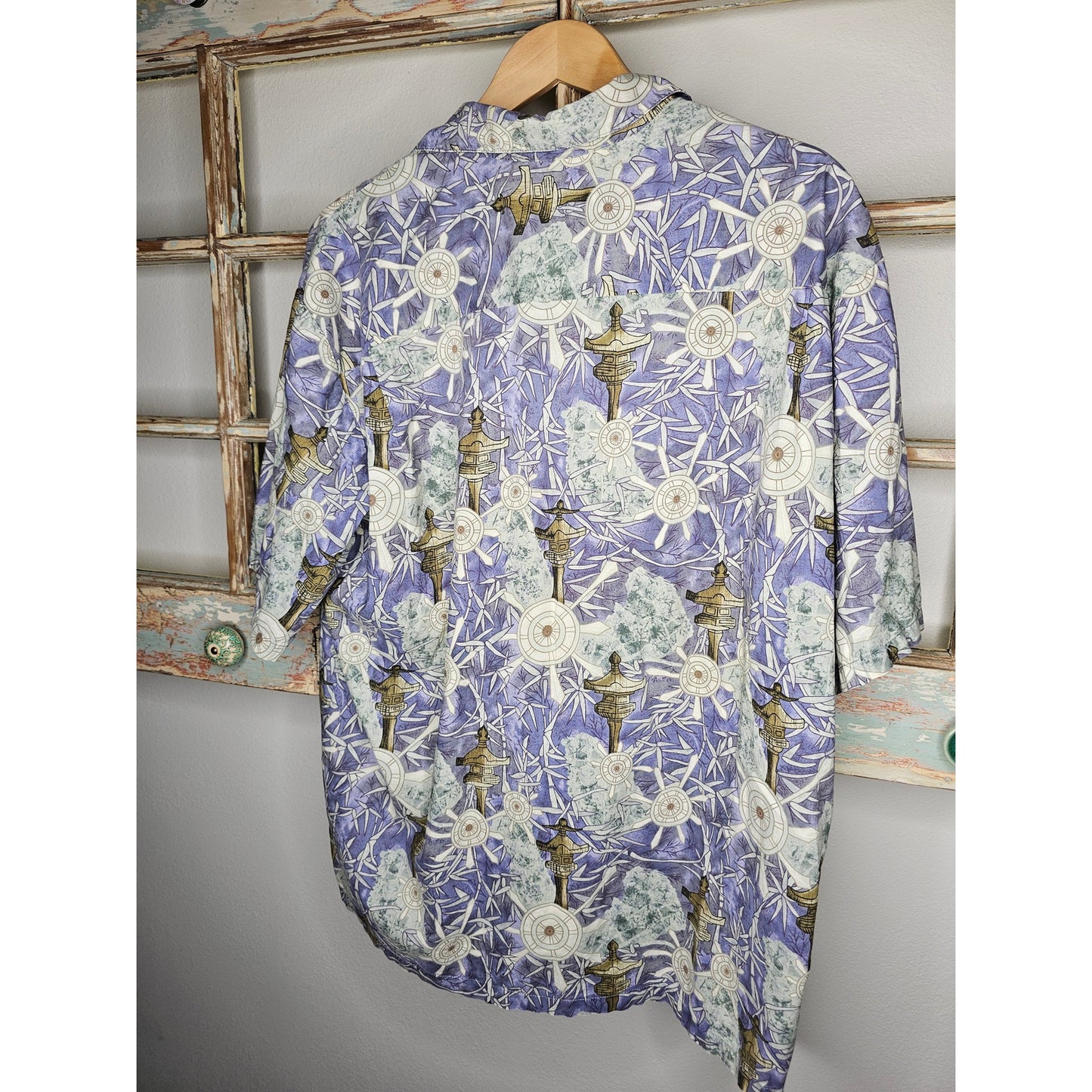 The Hawaiian Original Men's Button Up Shortsleeve Top Size XL