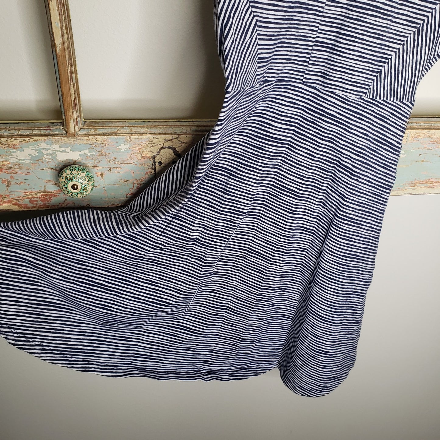 Old Navy Cotton/Spandex blue & White striped knit dress ladies size small