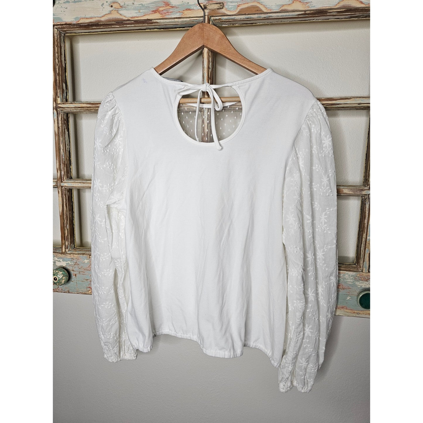 Marc New York White Embroidered long sleeve Blouse size Large