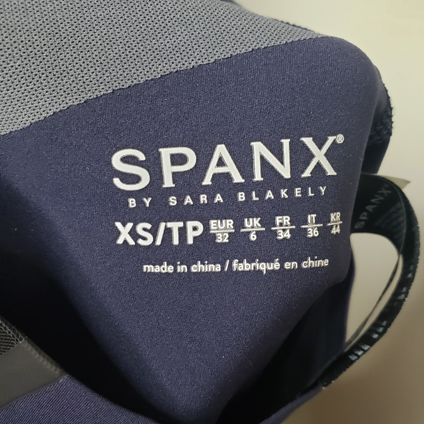 Spanx Every Wear Active Mesh Contour Leggings size XS