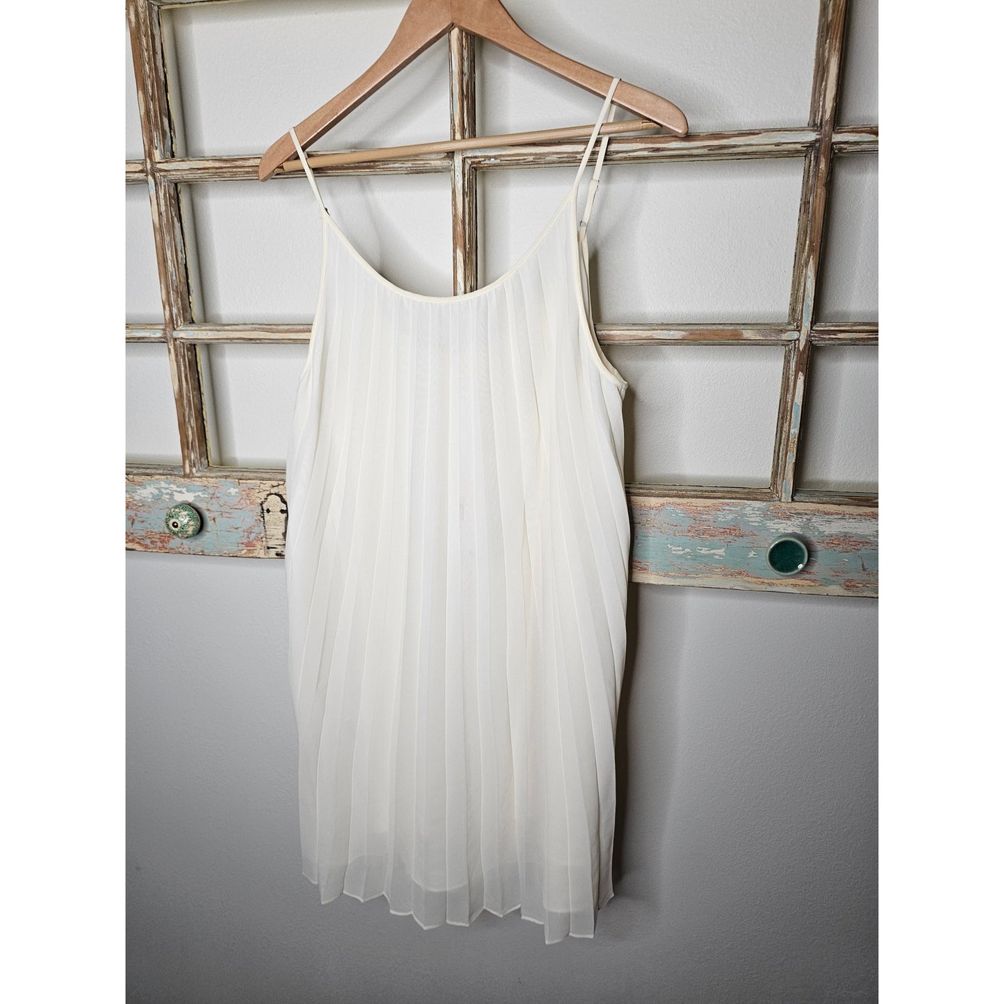NWT BCBGeneration Women's Cream Flare Pleated Spaghetti Strap Dress size 16