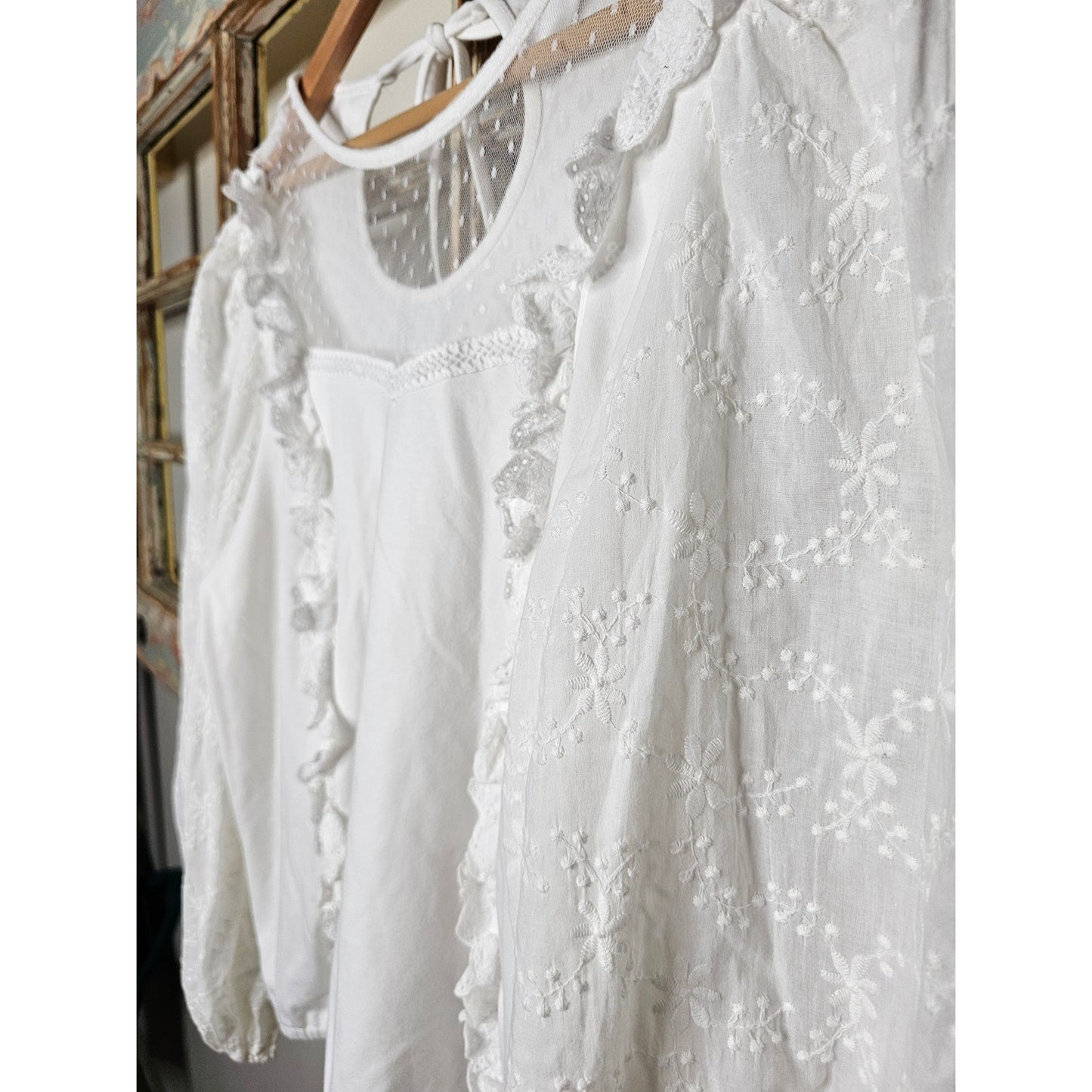 Marc New York White Embroidered long sleeve Blouse size Large