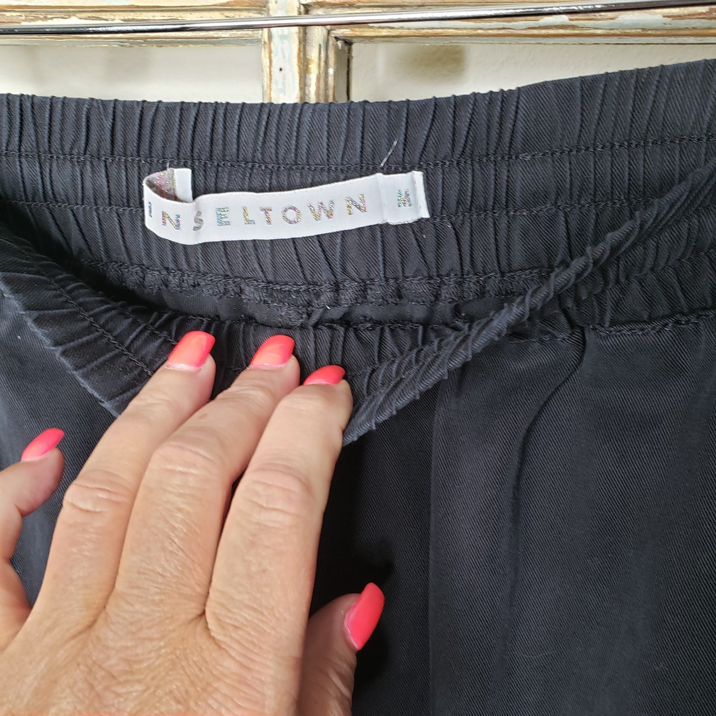 Tinseltown black elastic waist skirt size Medium