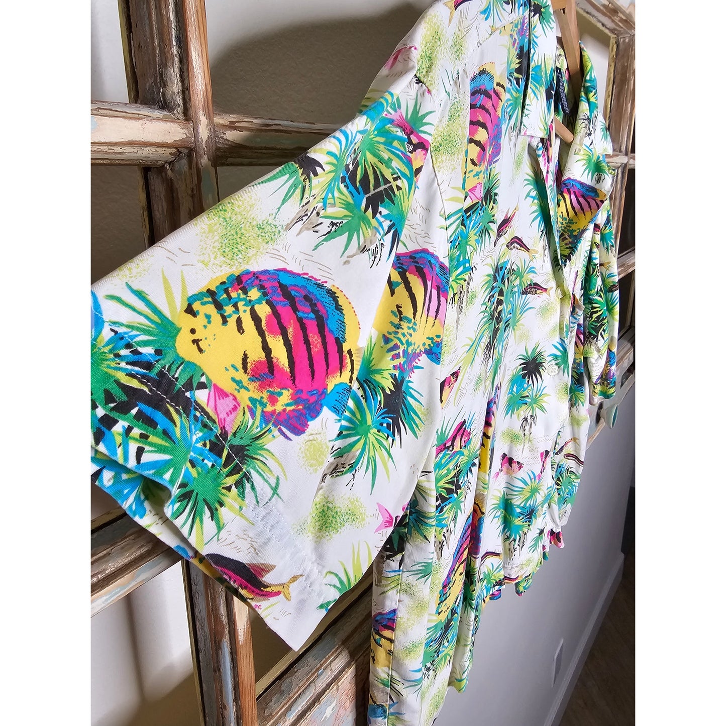Vintage Gap Cropped Button-up Collared Tropical Top size Medium