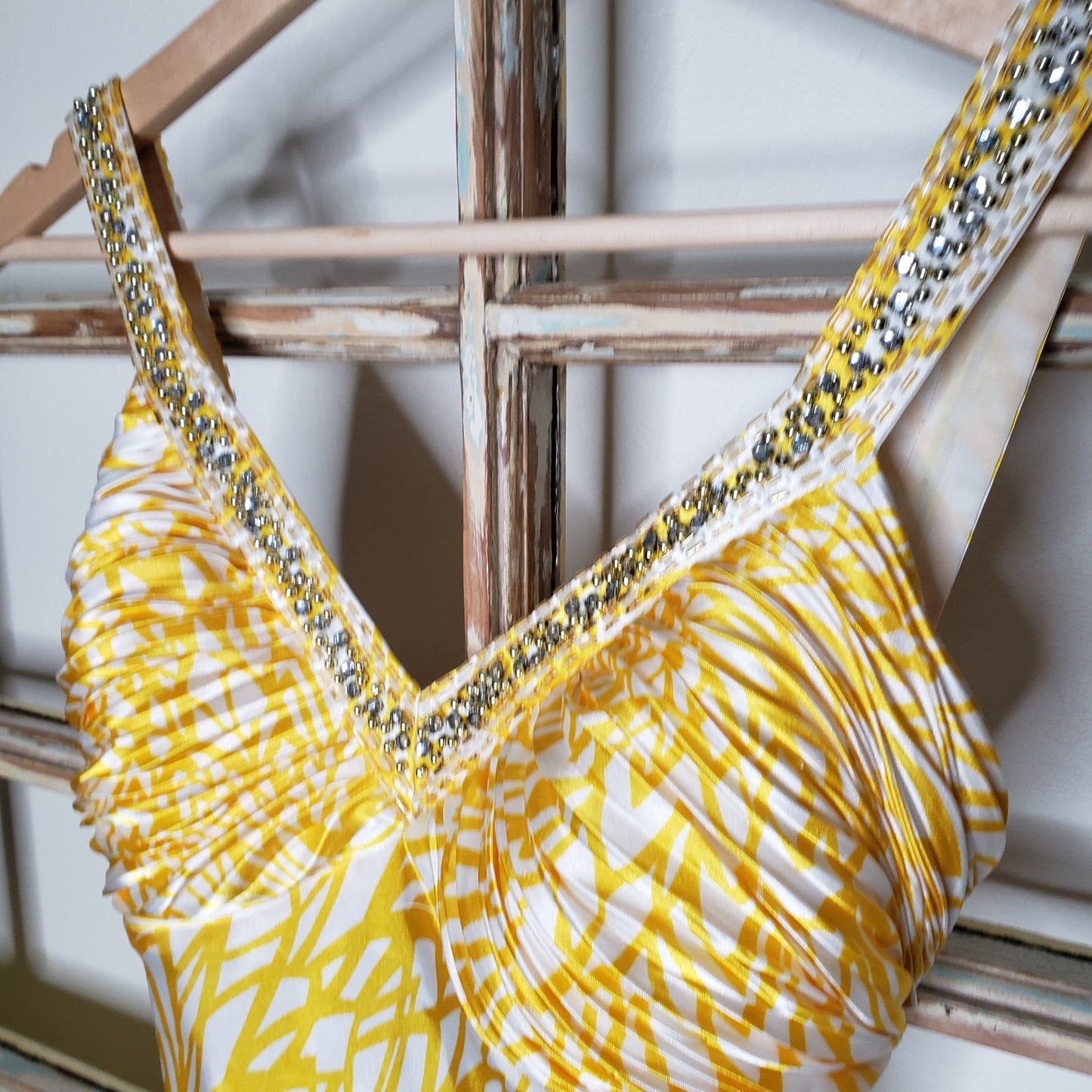 Morgan & C Yellow and White Dress with Crystal Neckline size 1/2