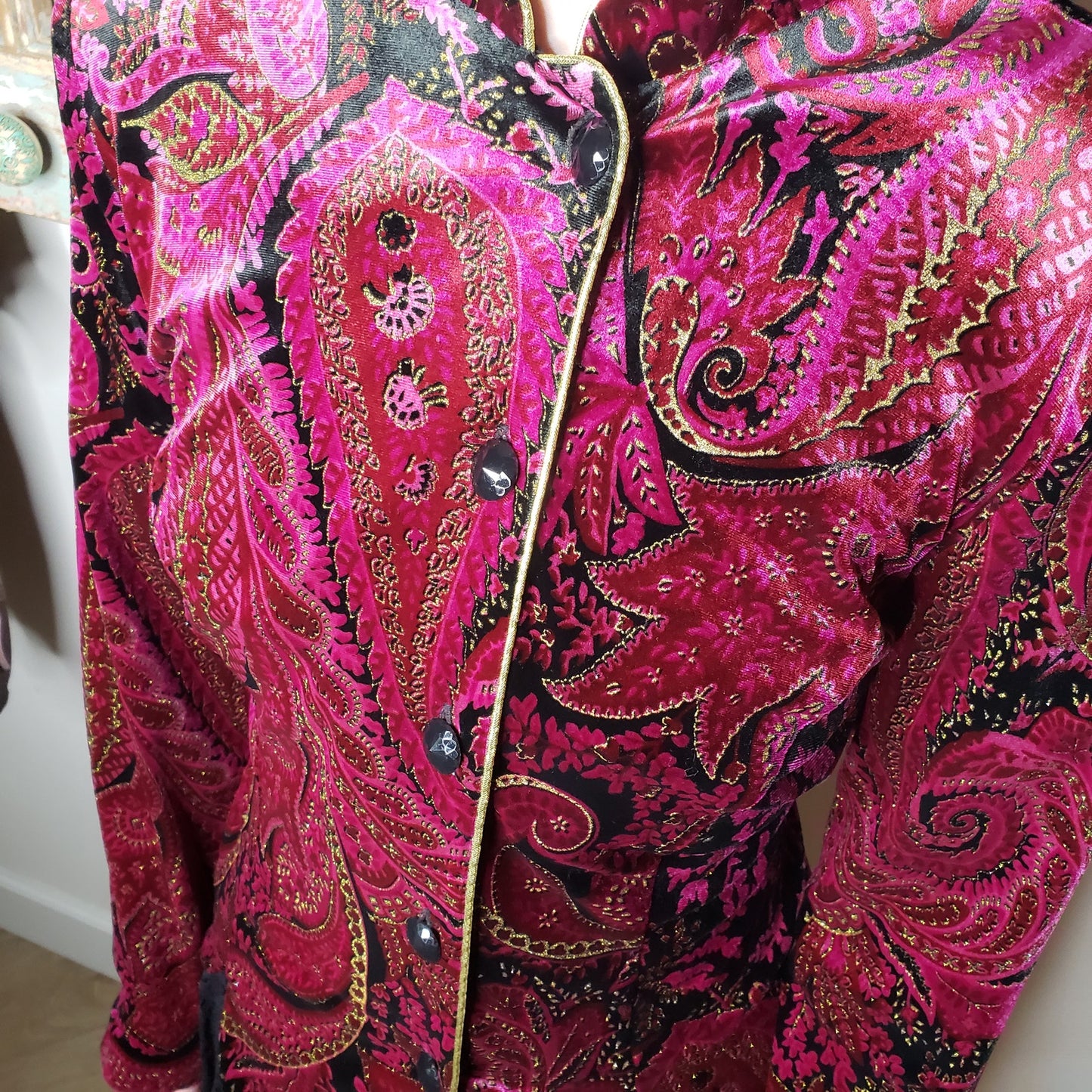 Vintage R & K Evening velvet button down fitted jacket ladies size small