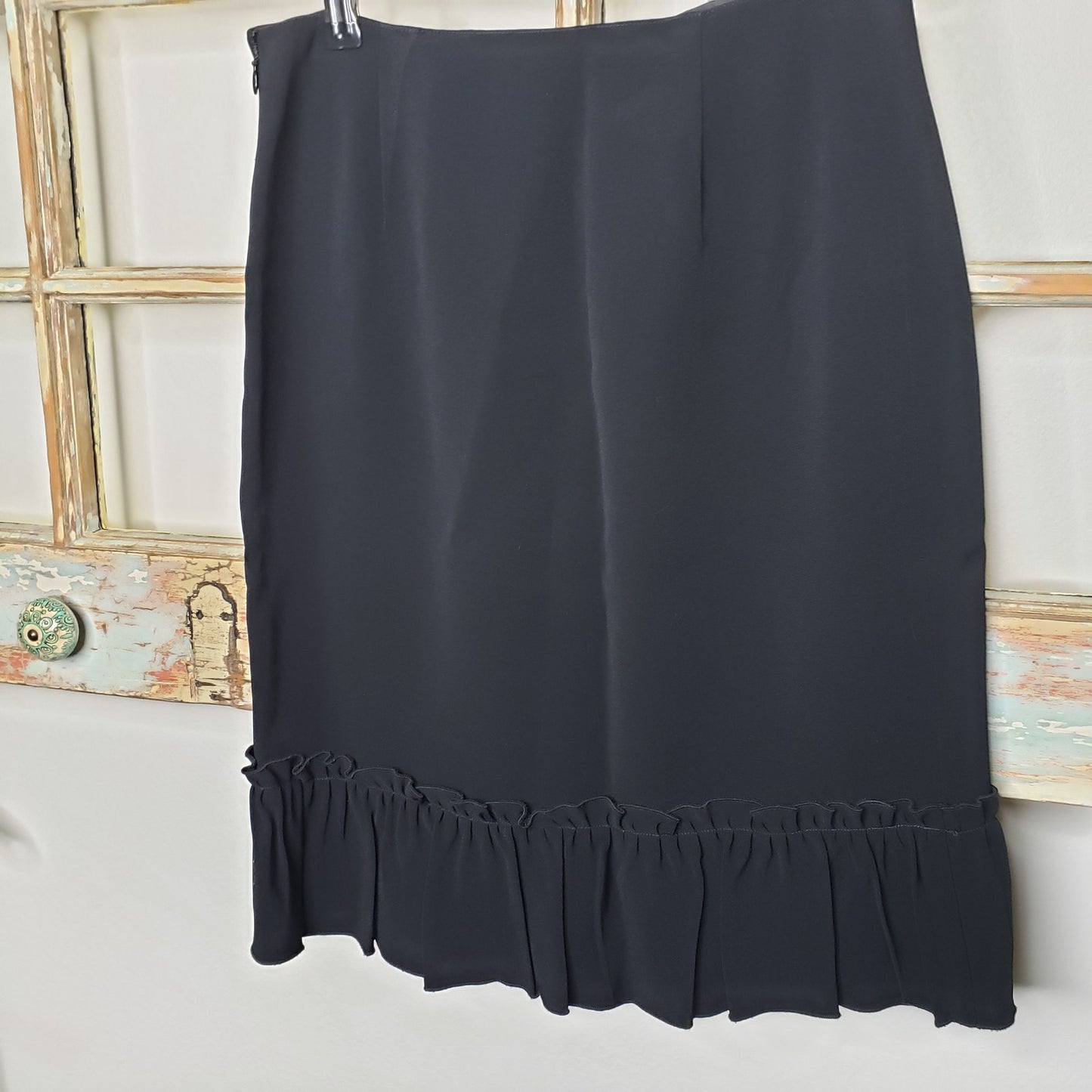 NWT Moschino Black Classic Ladies Skirt with Pleated Hemline size 8