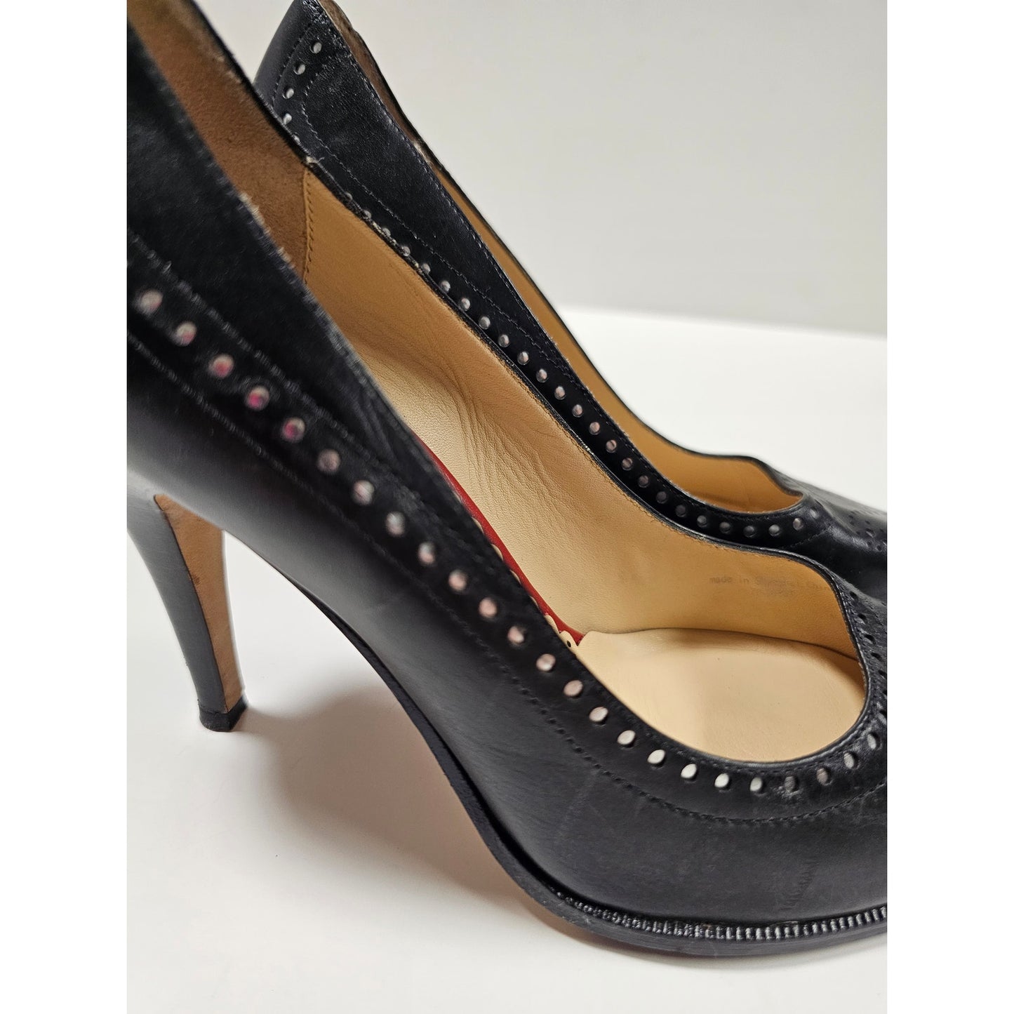 NWOB Johnston & Murphy Black Leather Heels Ladies size 6.5