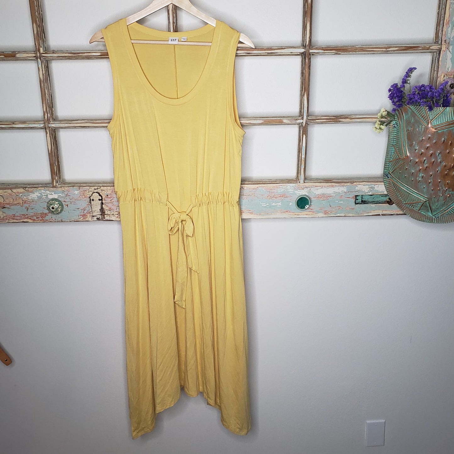 Gap NWOT Sleeveless Drawstring Midi dress with handkerchief hem size large