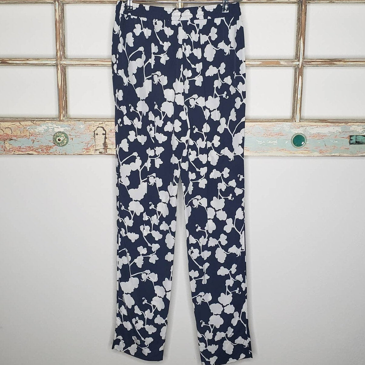 Diane Von Furstenberg Bennett Orchid Silk Tapered pants size 4