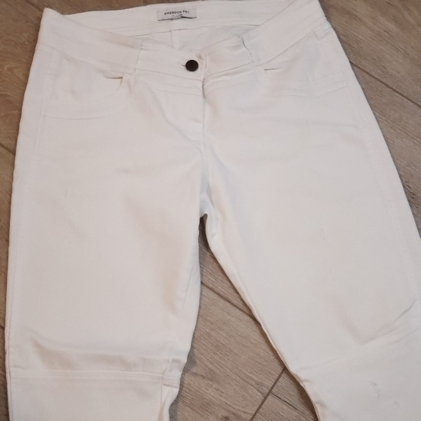 Emerson Fry size 4 Tapered white denim jeans with ankle zipper