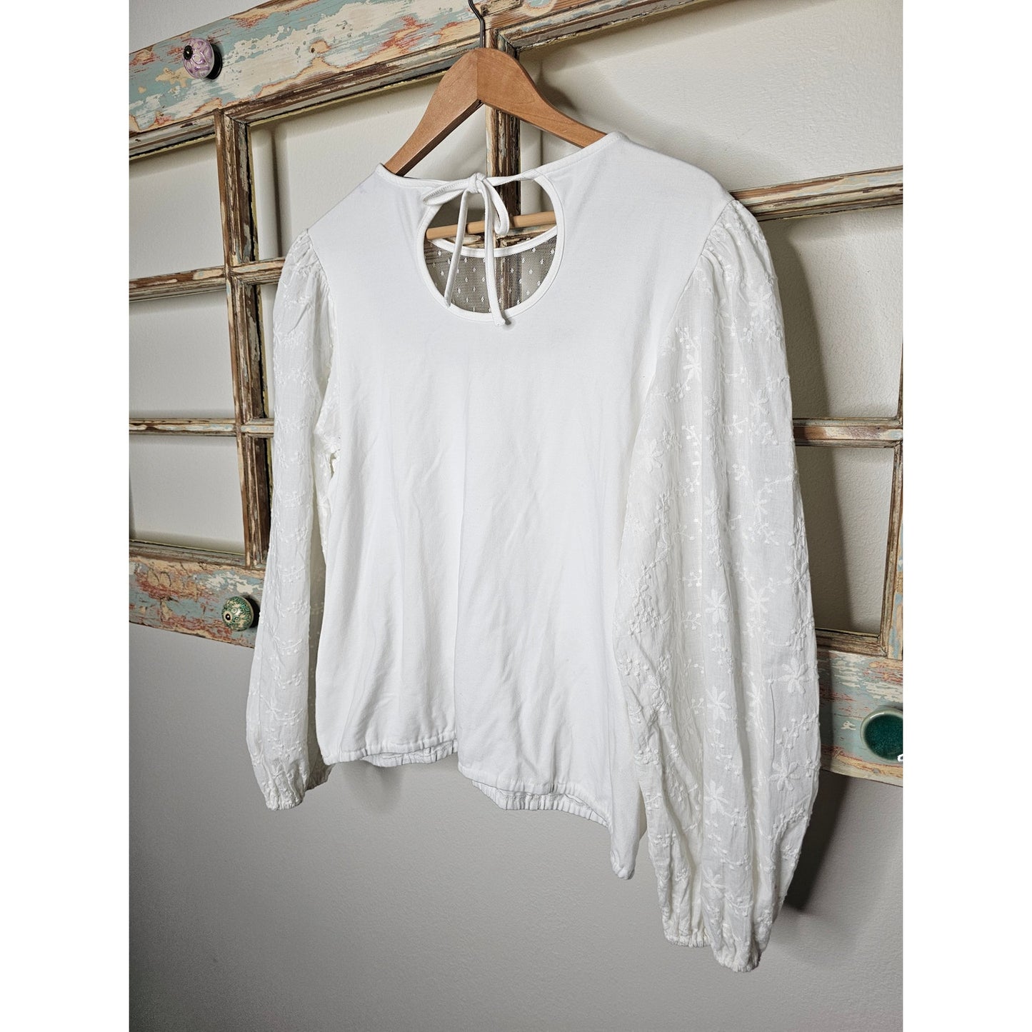 Marc New York White Embroidered long sleeve Blouse size Large