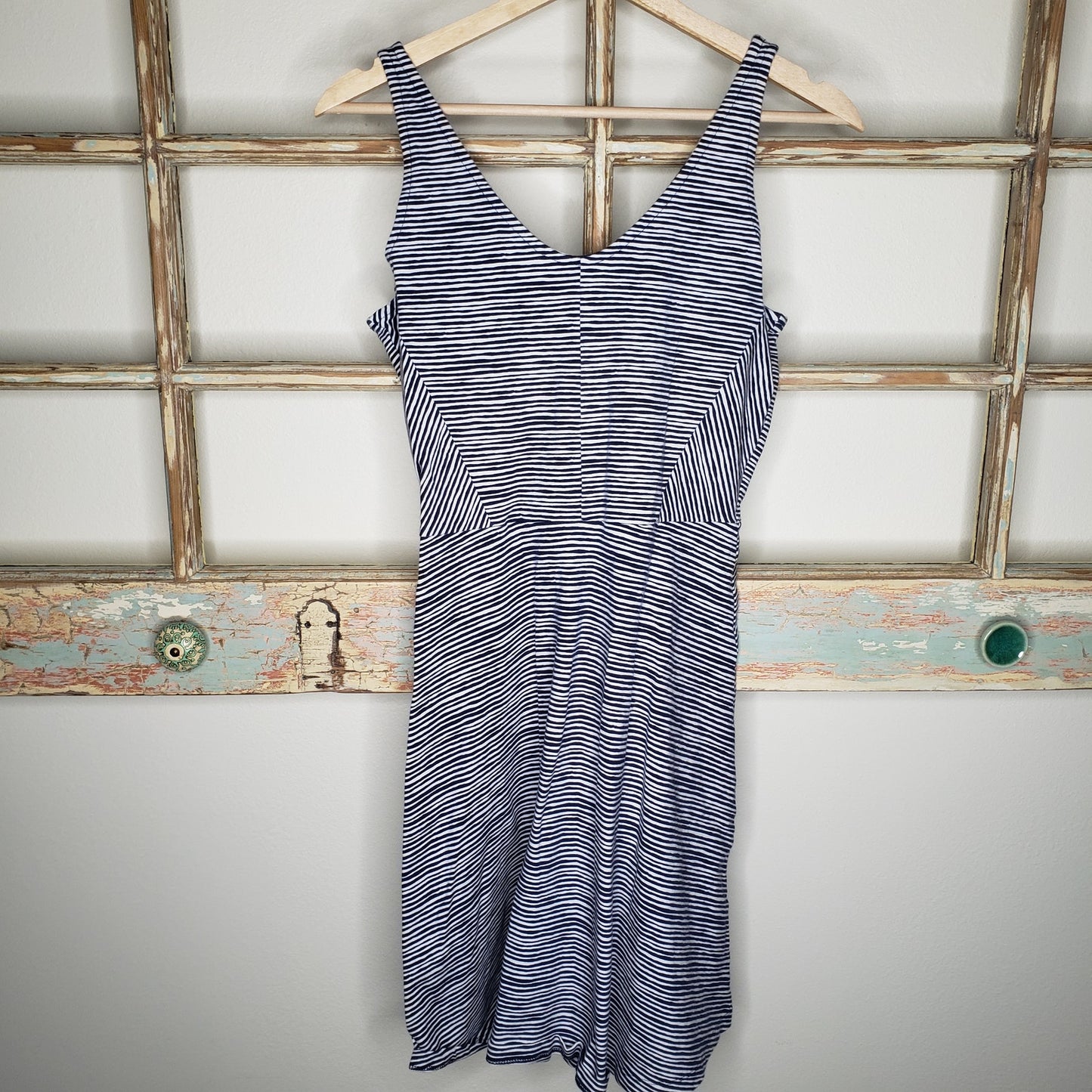 Old Navy Cotton/Spandex blue & White striped knit dress ladies size small