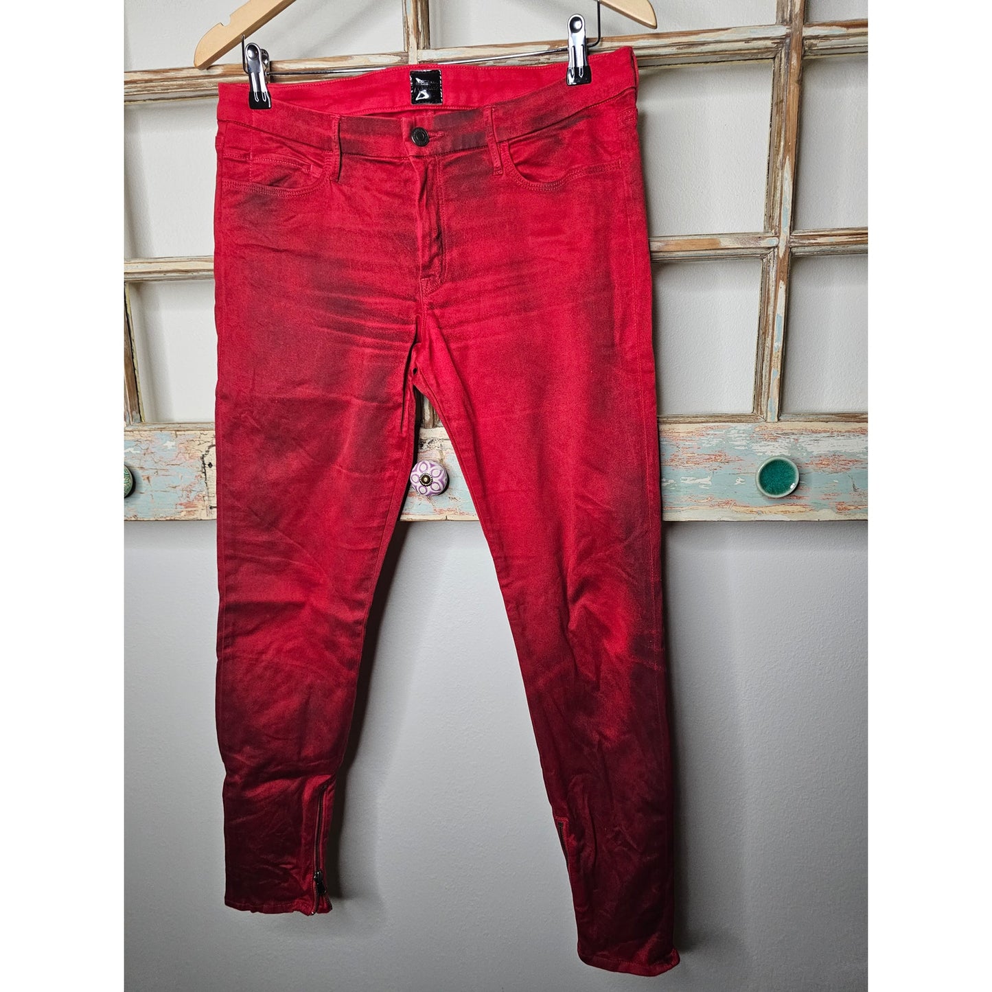 Guess By Marciano Red / Black Overspray ladies size 30 Jeans