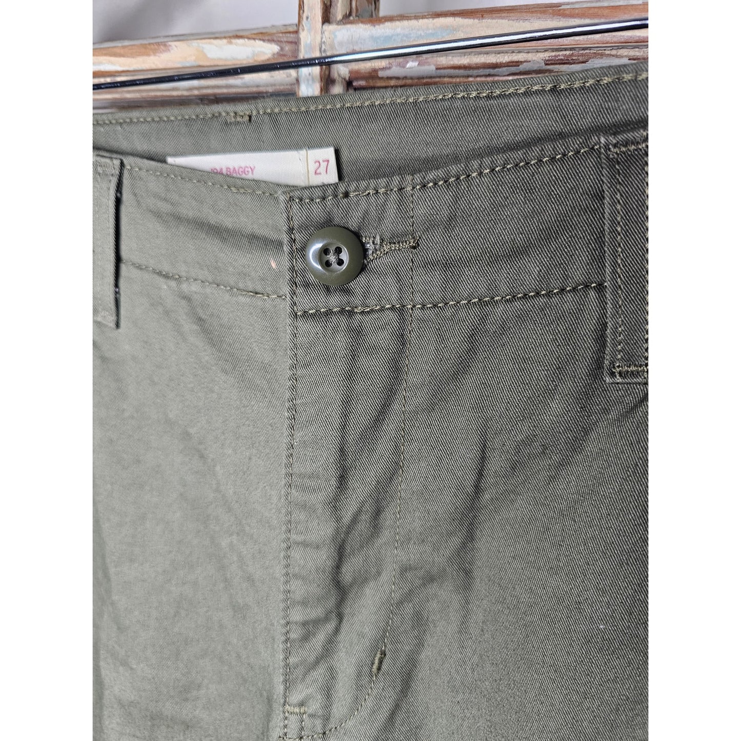 Levis Baggy Cargo Army Green Ladies Pants Size 27