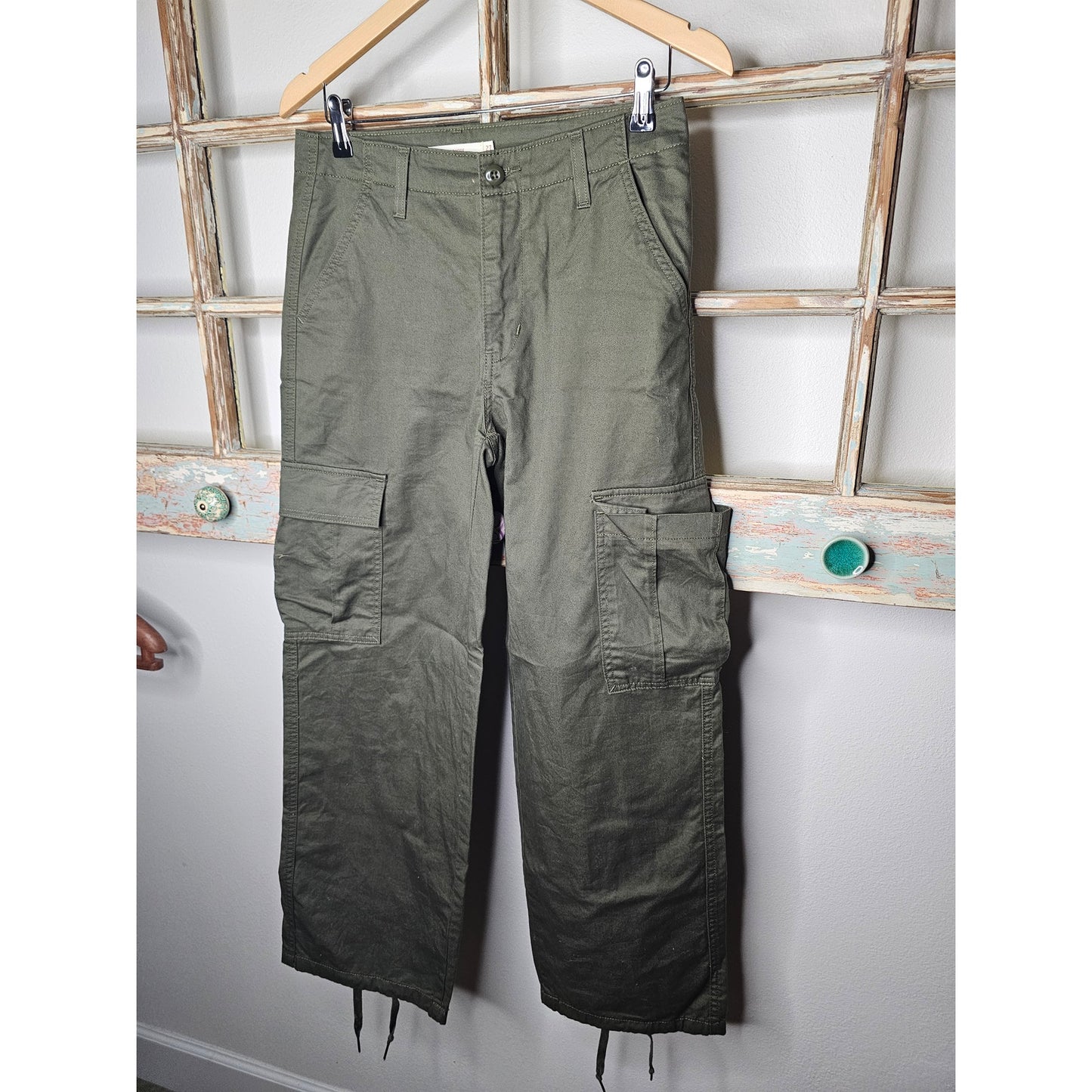 Levis Baggy Cargo Army Green Ladies Pants Size 27