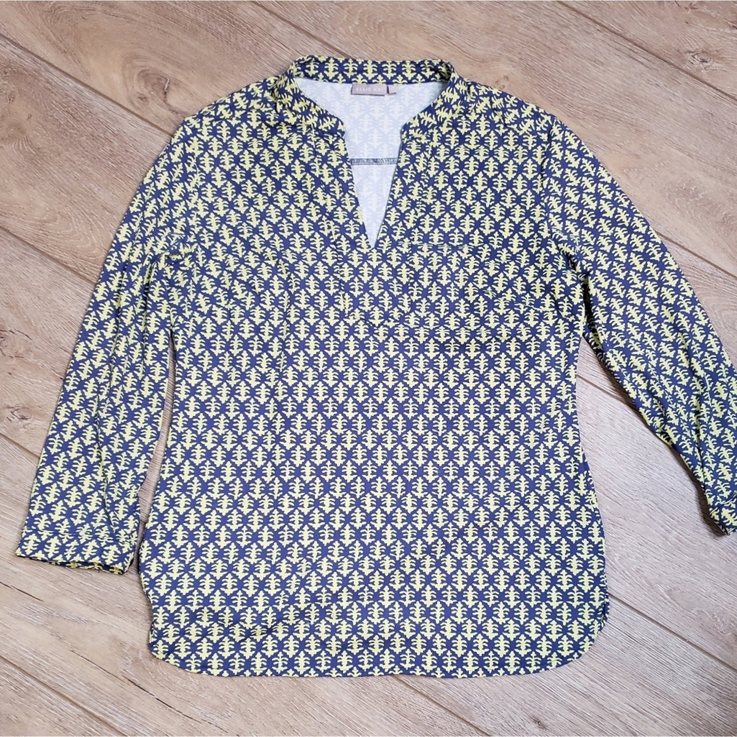 Ellie Kai V-neck pullover Tunic Top ladies size 6
