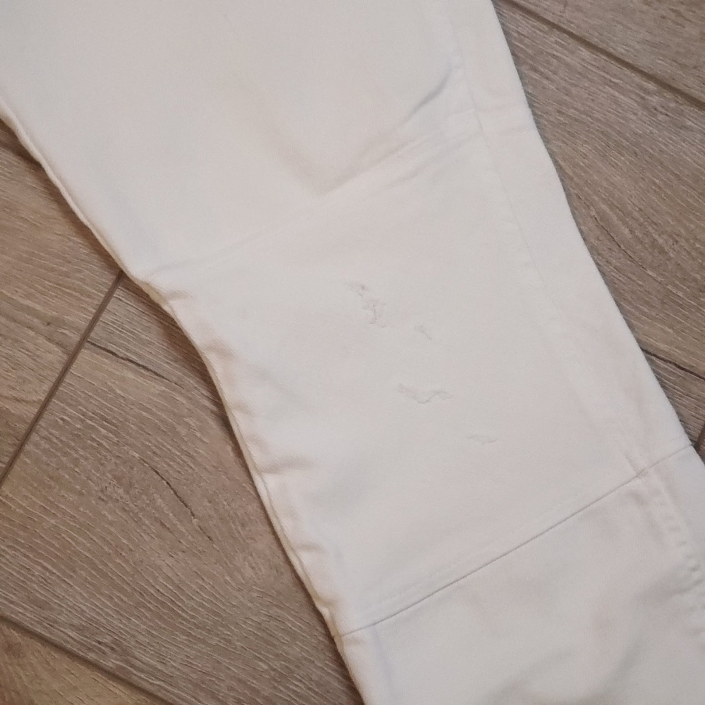 Emerson Fry size 4 Tapered white denim jeans with ankle zipper