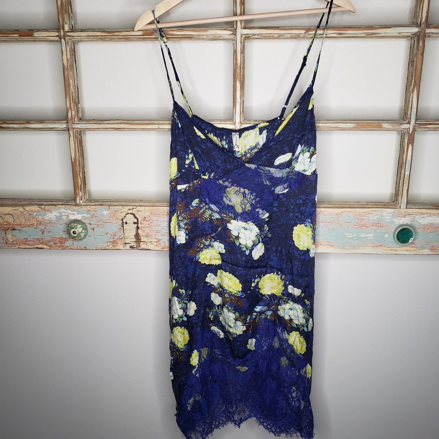 Free People Navy floral Dress with lace ladies size large