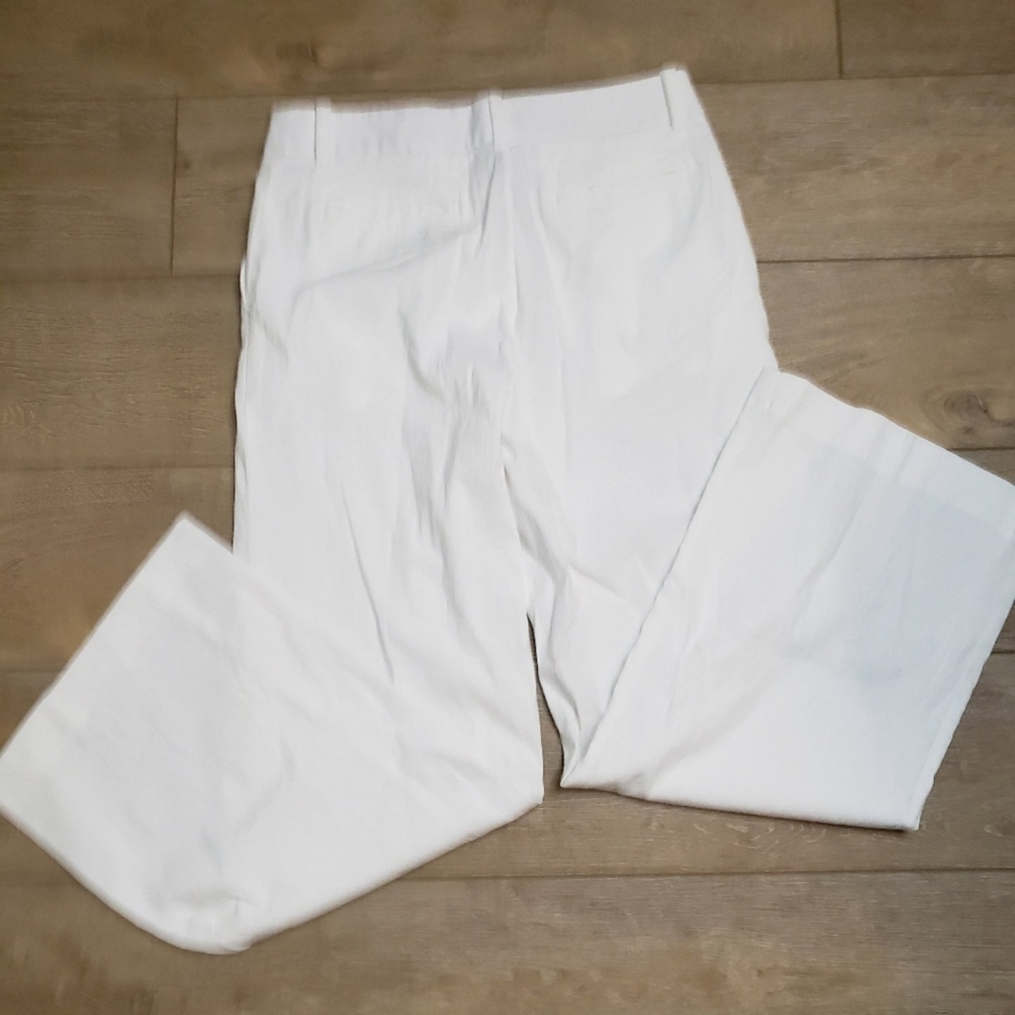 Lands End sz. 8 linen/ cotton white pants