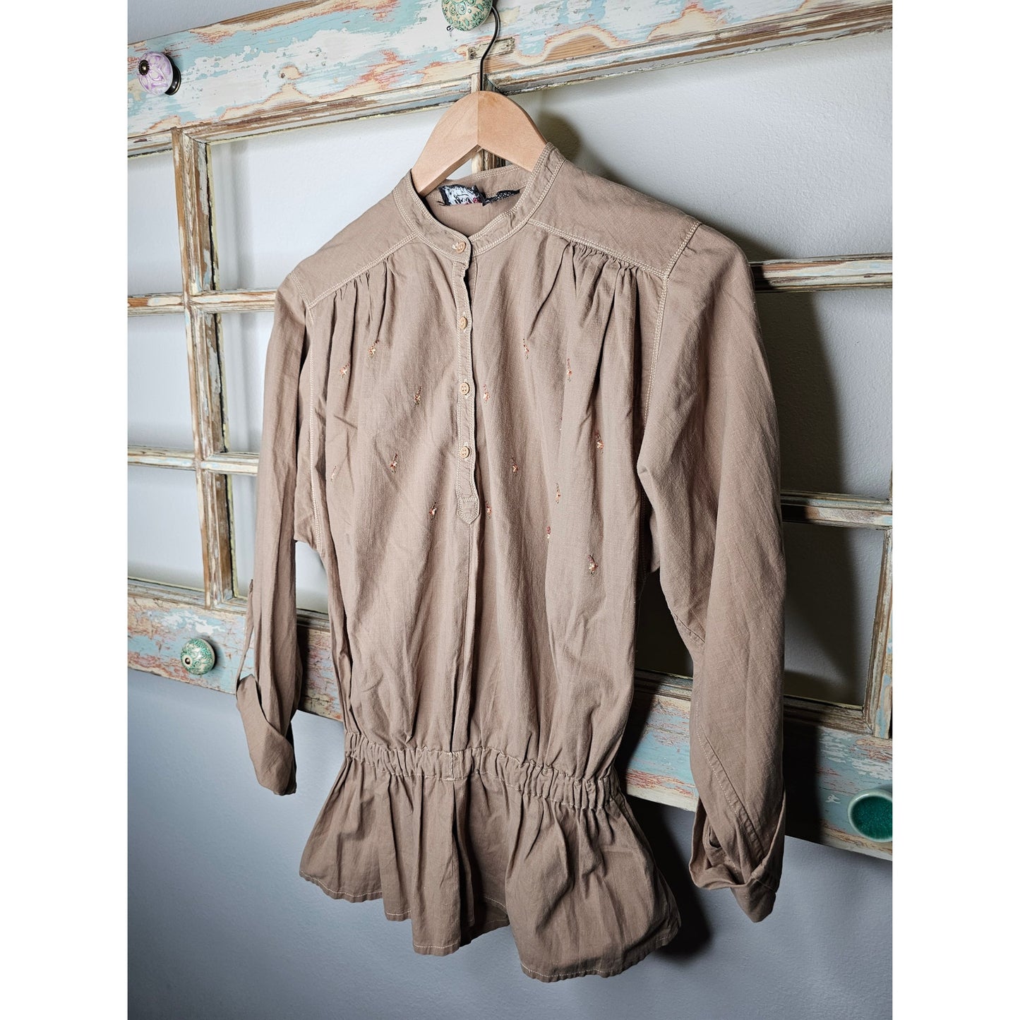 Vintage Nitya Khaki Top with elastic waist and embroidery Ladies size Medium