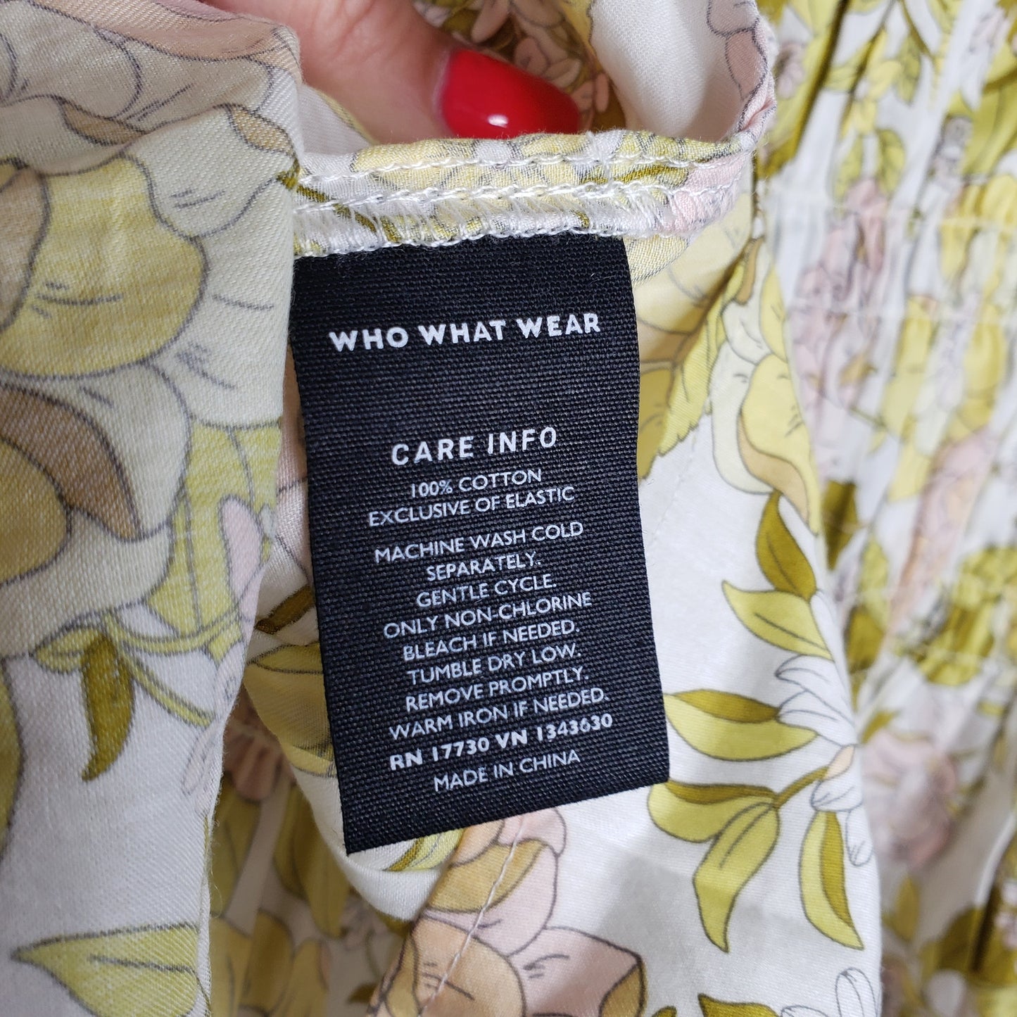 Who What Wear NWT Floral puff sleeve Shirred Top ladies size Small