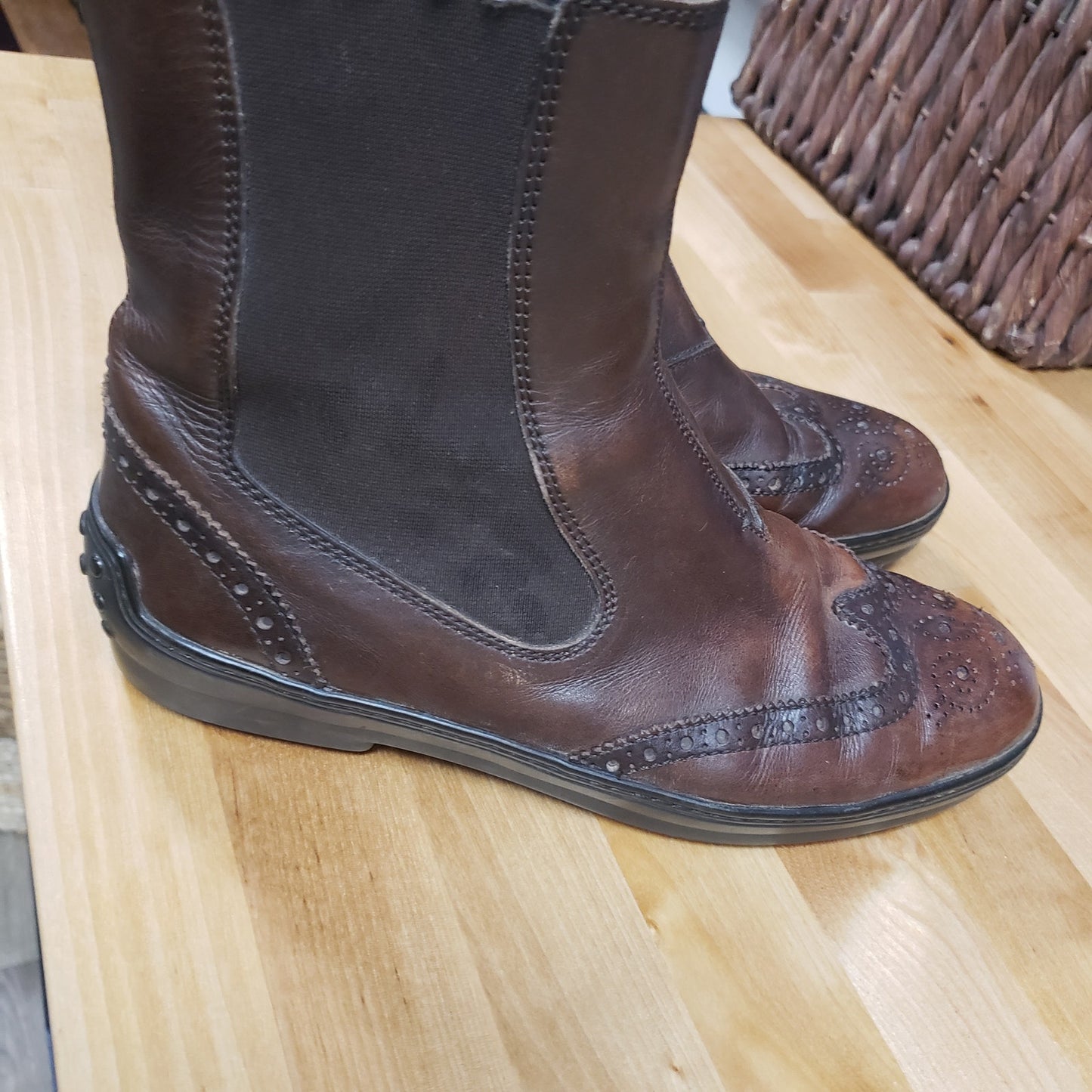 Tod's Wingtip Chelsea Boot for Womens shoe size EU 38 US 8