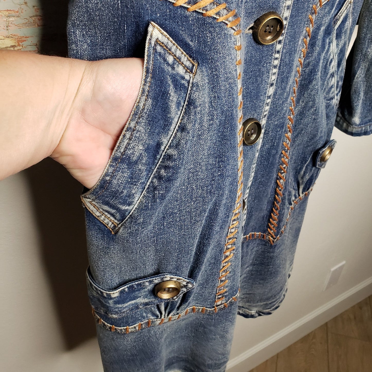 Seandara Vintage Denim medium wash with pockets long jacket size medium
